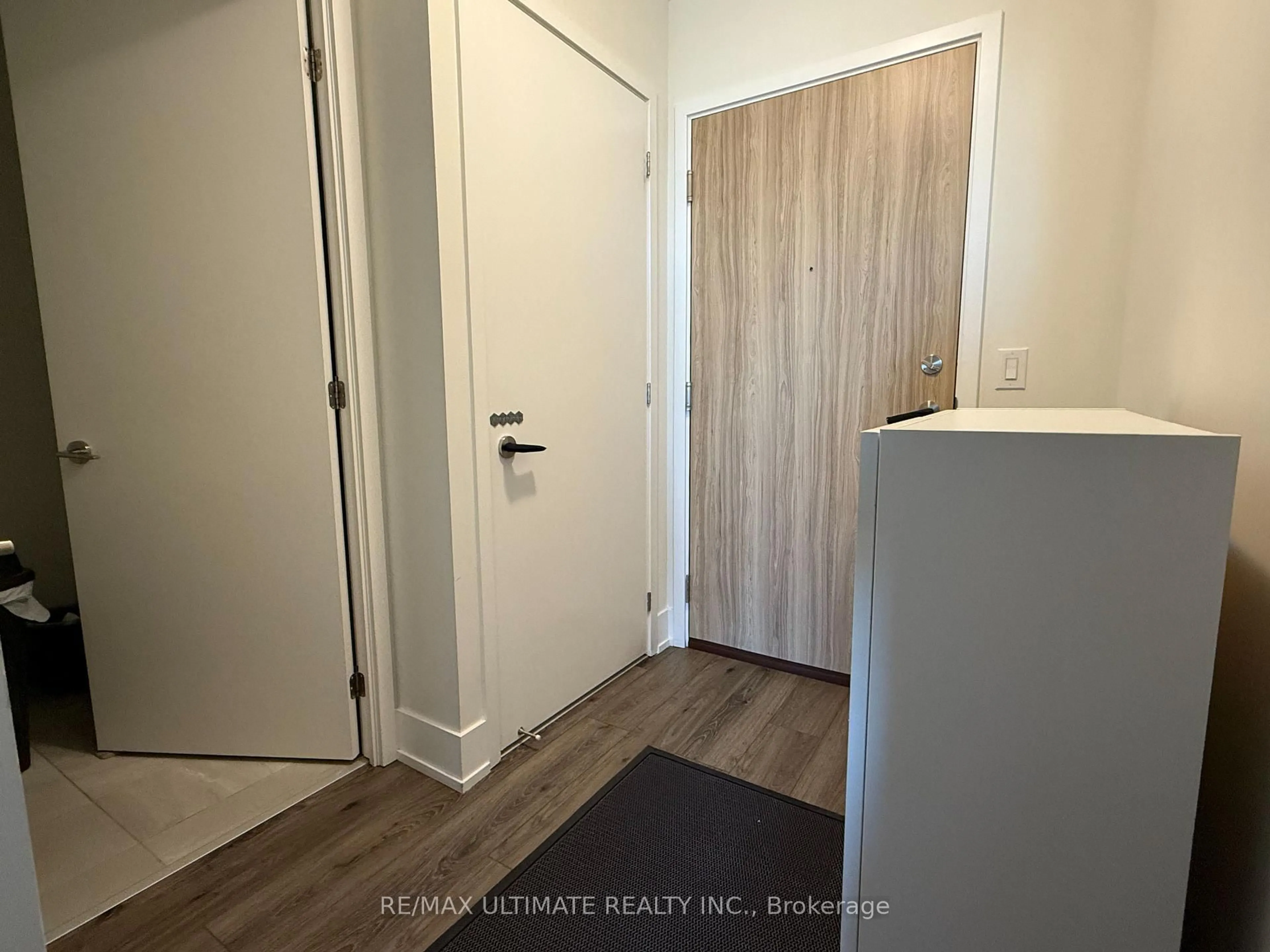 Indoor entryway for 3100 Keele St #1111, Toronto Ontario M3M 0E1