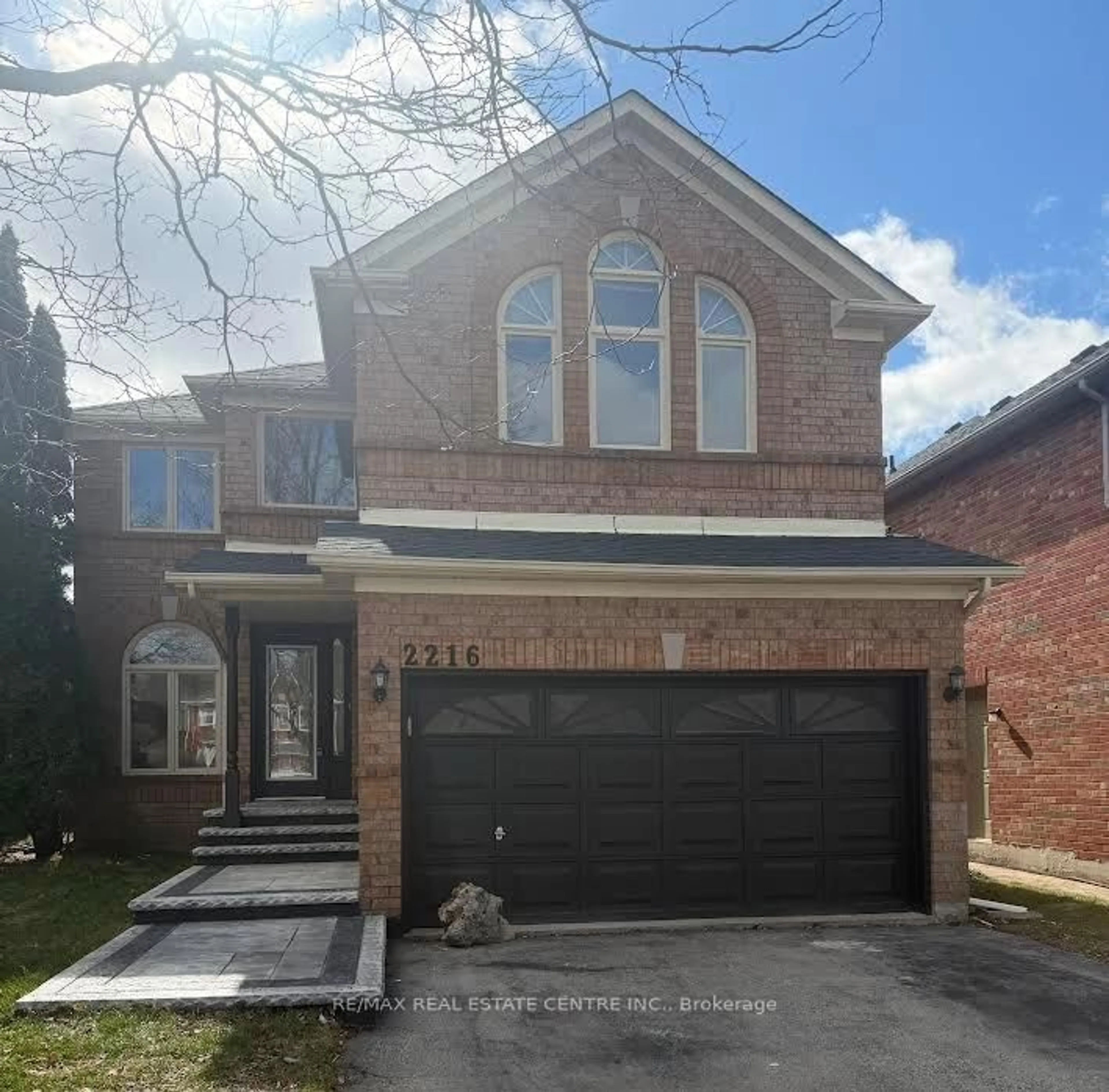 Home with brick exterior material, street for 2216 Vista Oak Rd, Oakville Ontario L6M 3L7
