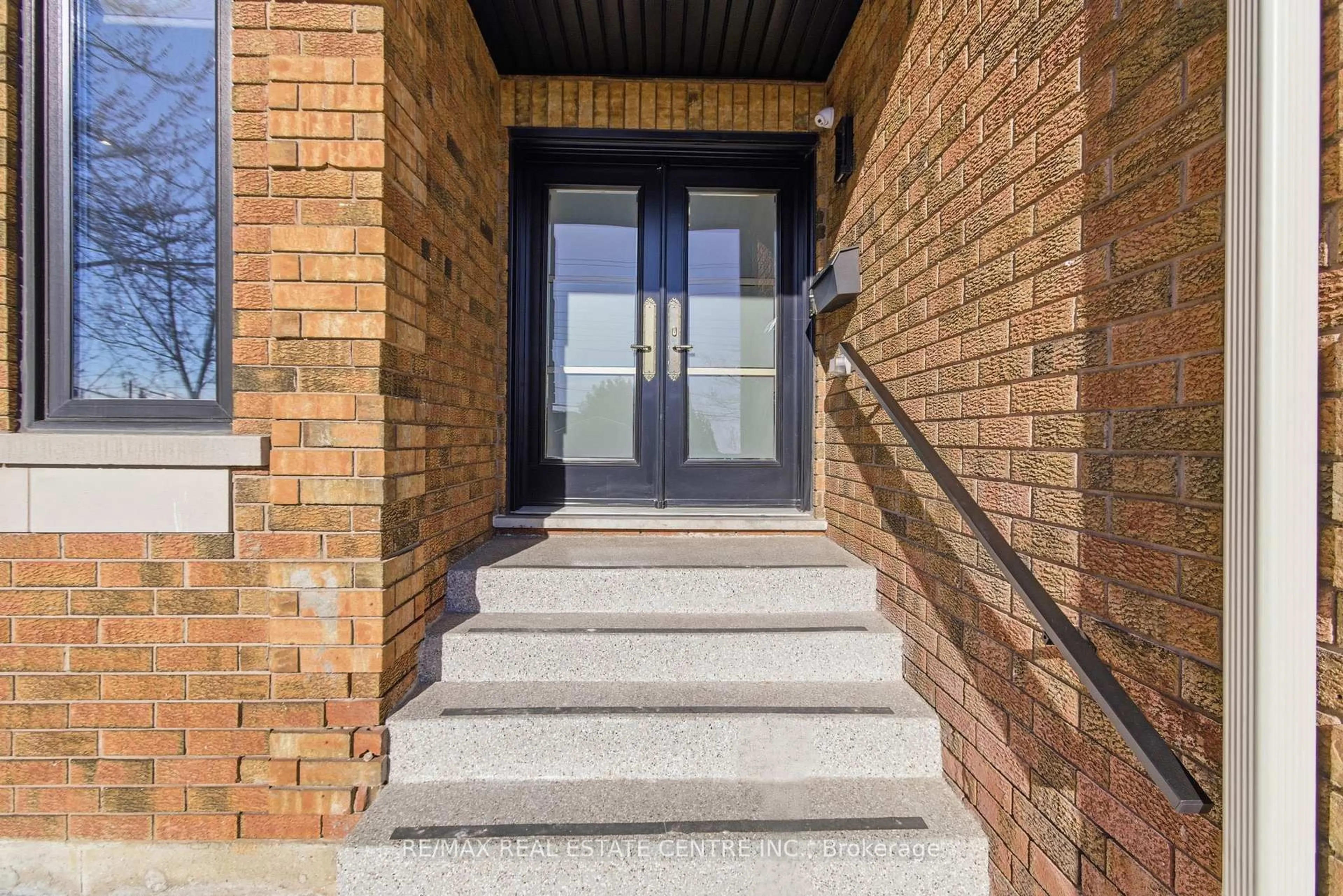 Unknown for 5121 Creditview Rd, Mississauga Ontario L5V 1R8