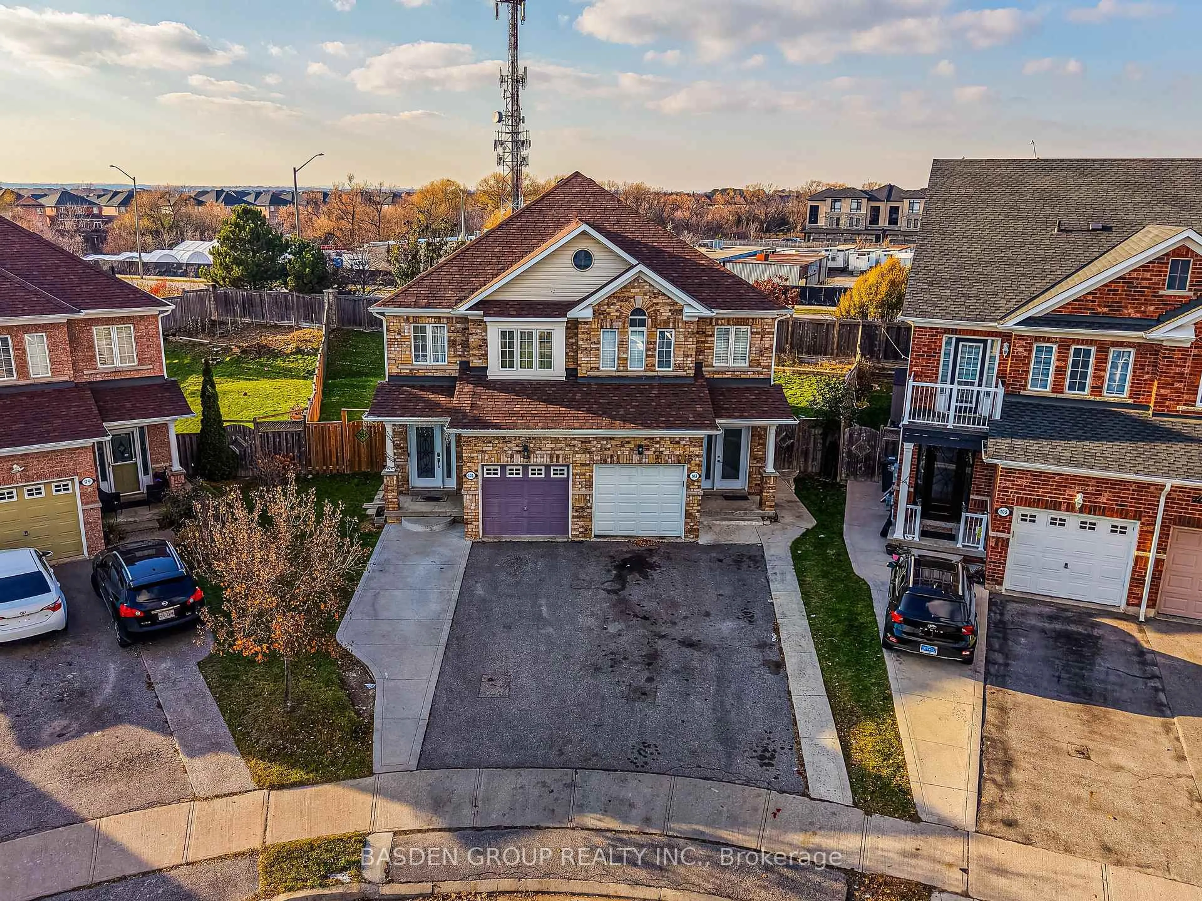 A pic from outside/outdoor area/front of a property/back of a property/a pic from drone, street for 101 Eastview Gate, Brampton Ontario L6P 2G7