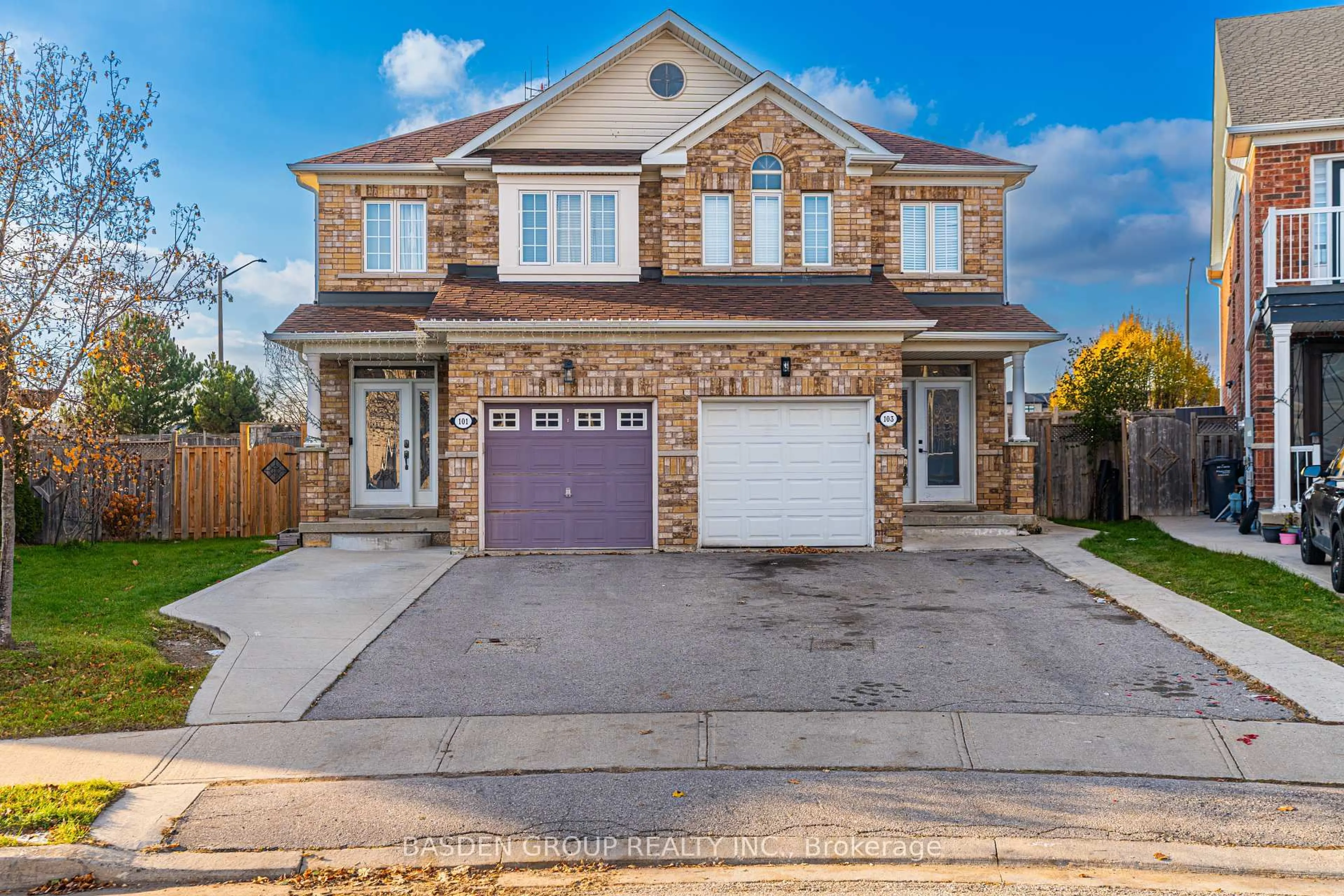 Home with brick exterior material, street for 101 Eastview Gate, Brampton Ontario L6P 2G7