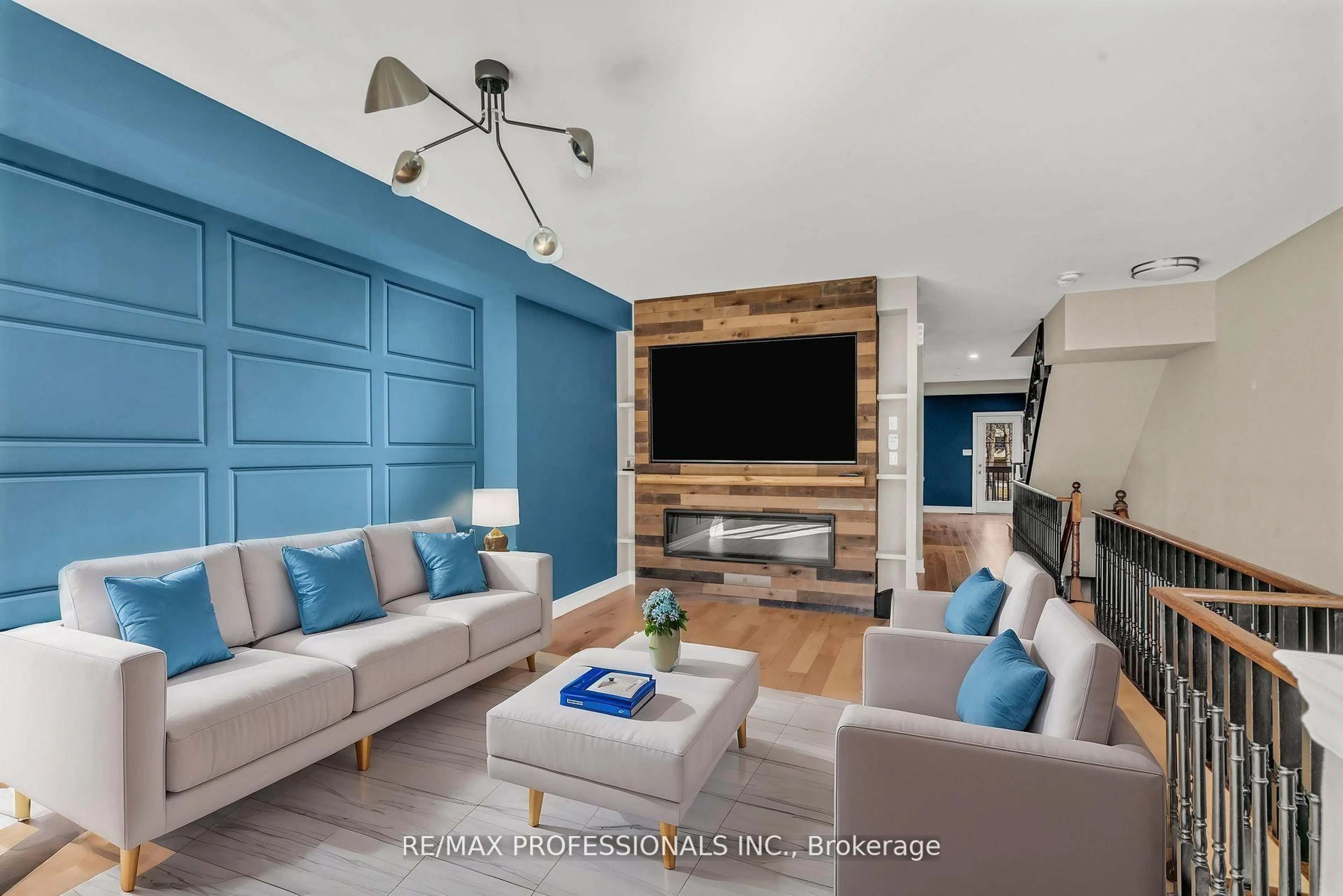 Living room with furniture, unknown for 74 Dryden Way, Toronto Ontario M9R 0B2