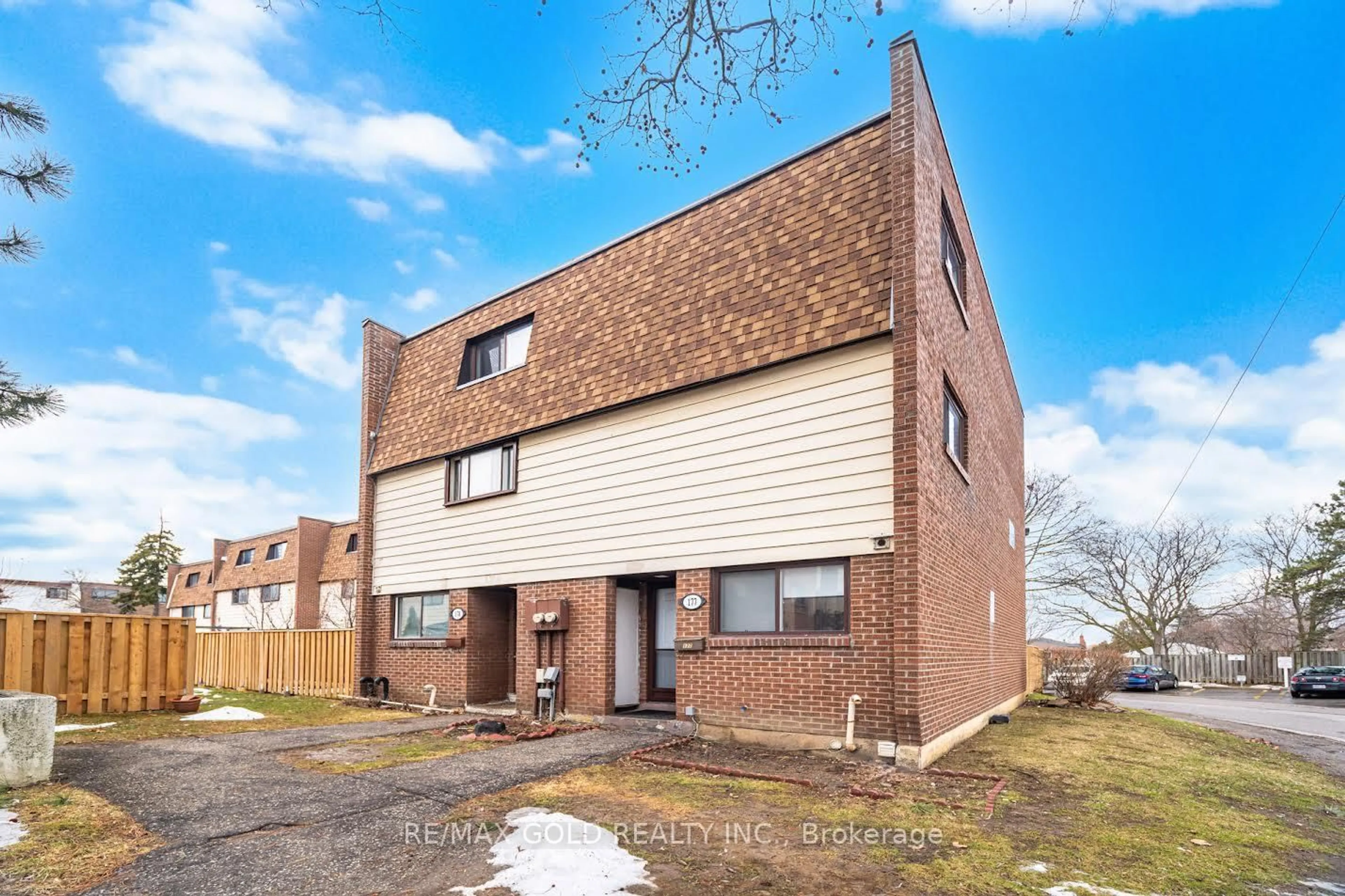 Home with brick exterior material, street for 180 Mississauga Valley Blvd #178, Mississauga Ontario L5A 3M2
