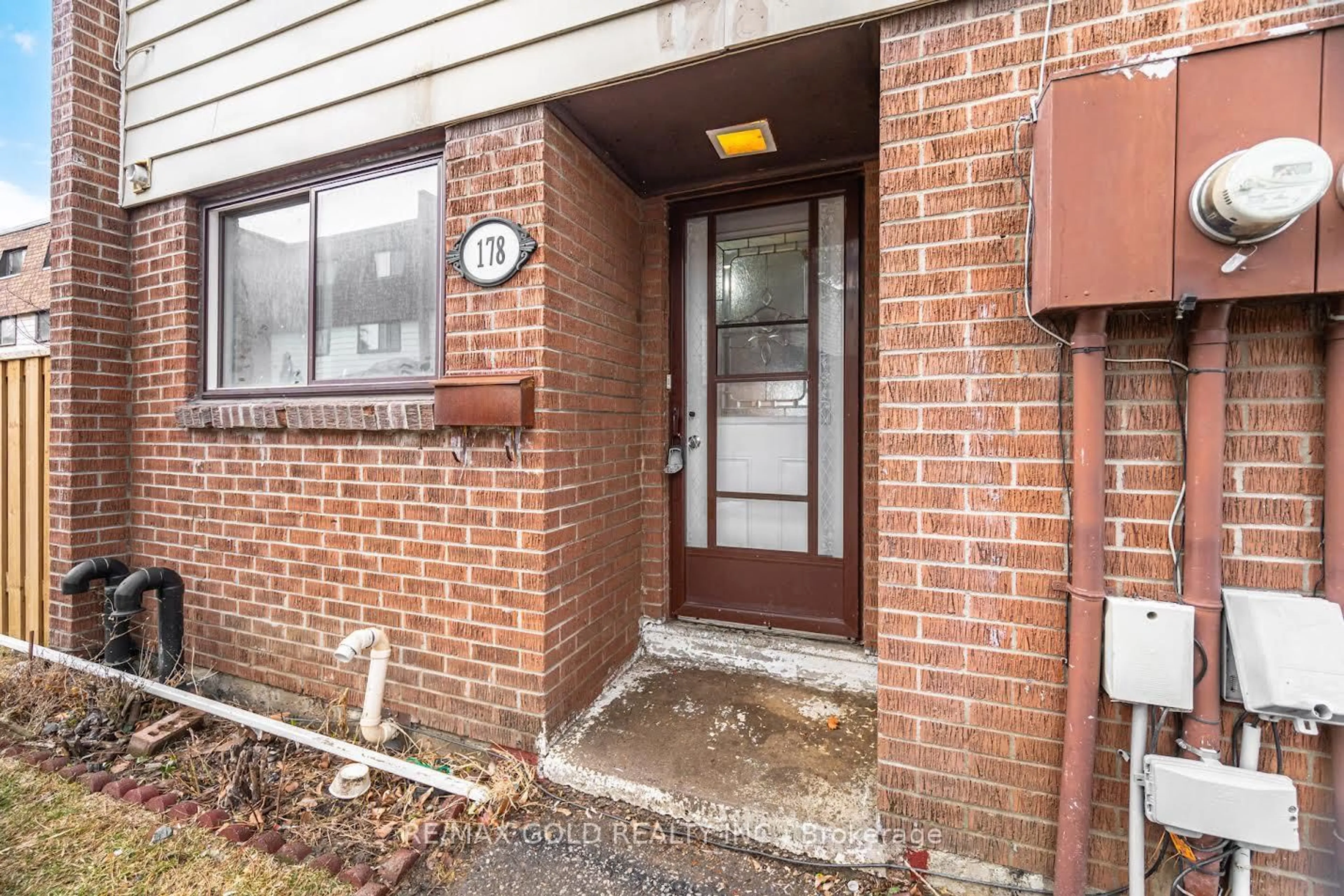 Indoor entryway for 180 Mississauga Valley Blvd #178, Mississauga Ontario L5A 3M2