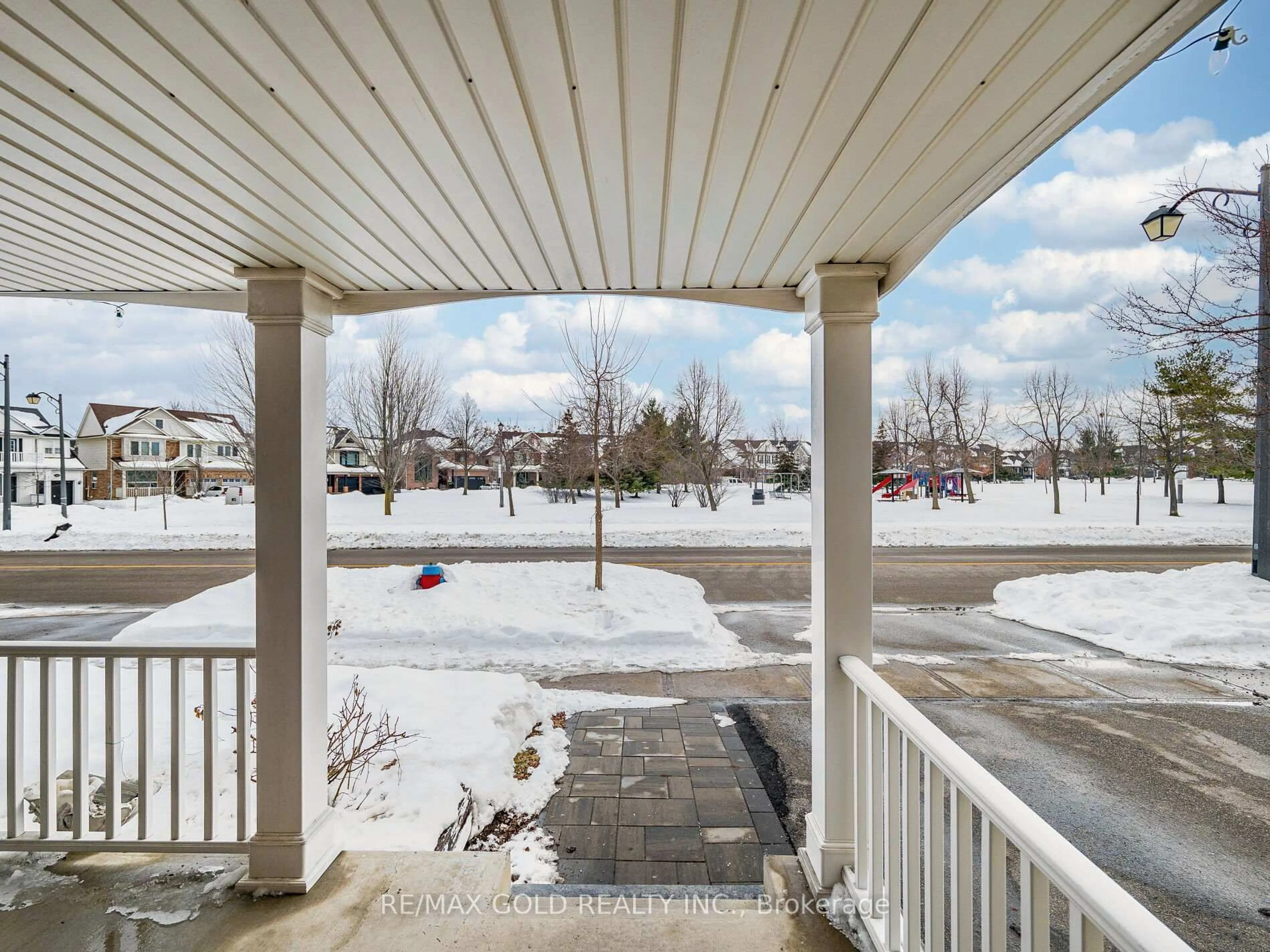 Patio, water/lake/river/ocean view for 1595 Beaty Tr, Milton Ontario L9T 5M4
