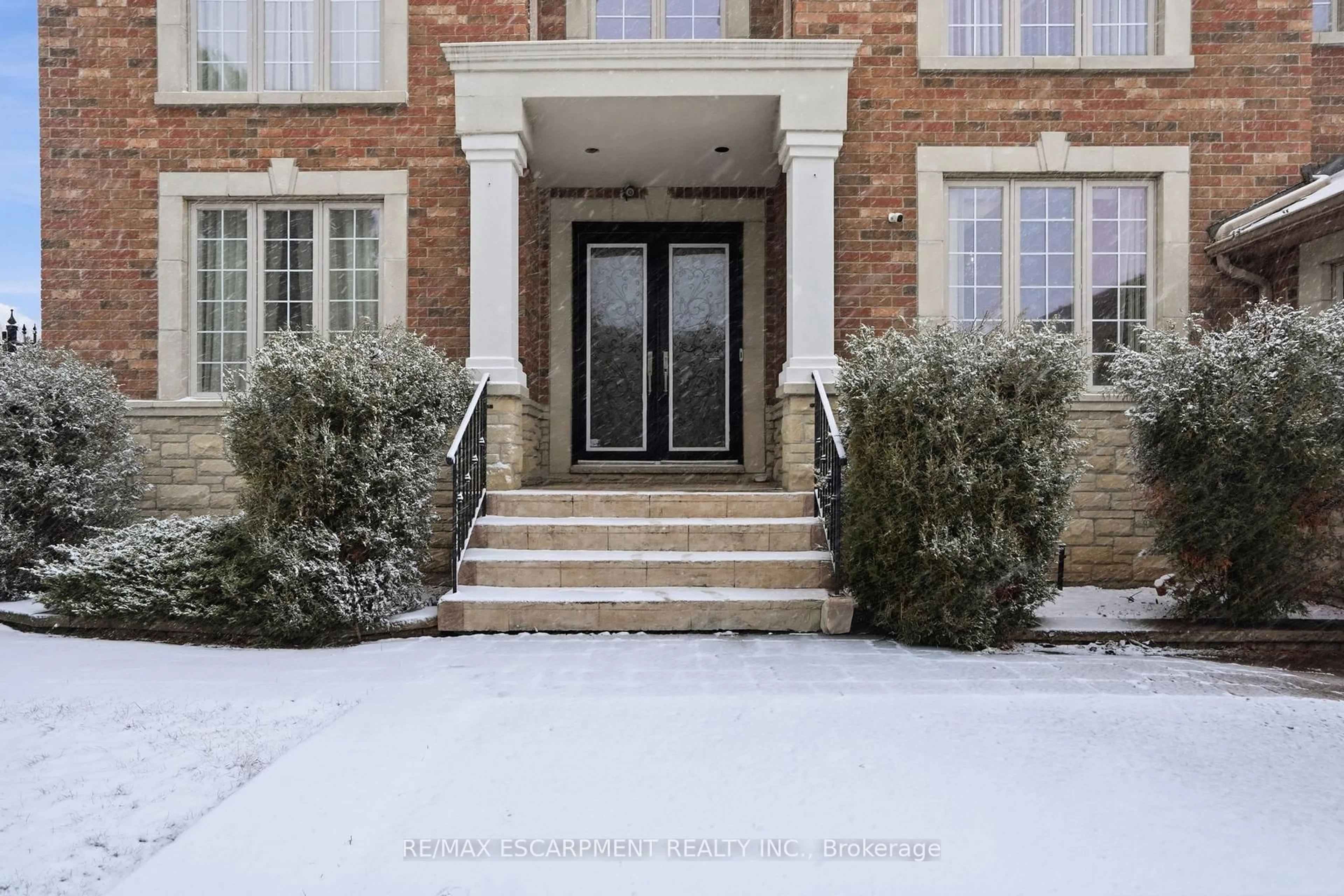 Unknown for 2489 Olinda Crt, Mississauga Ontario L5C 4P5