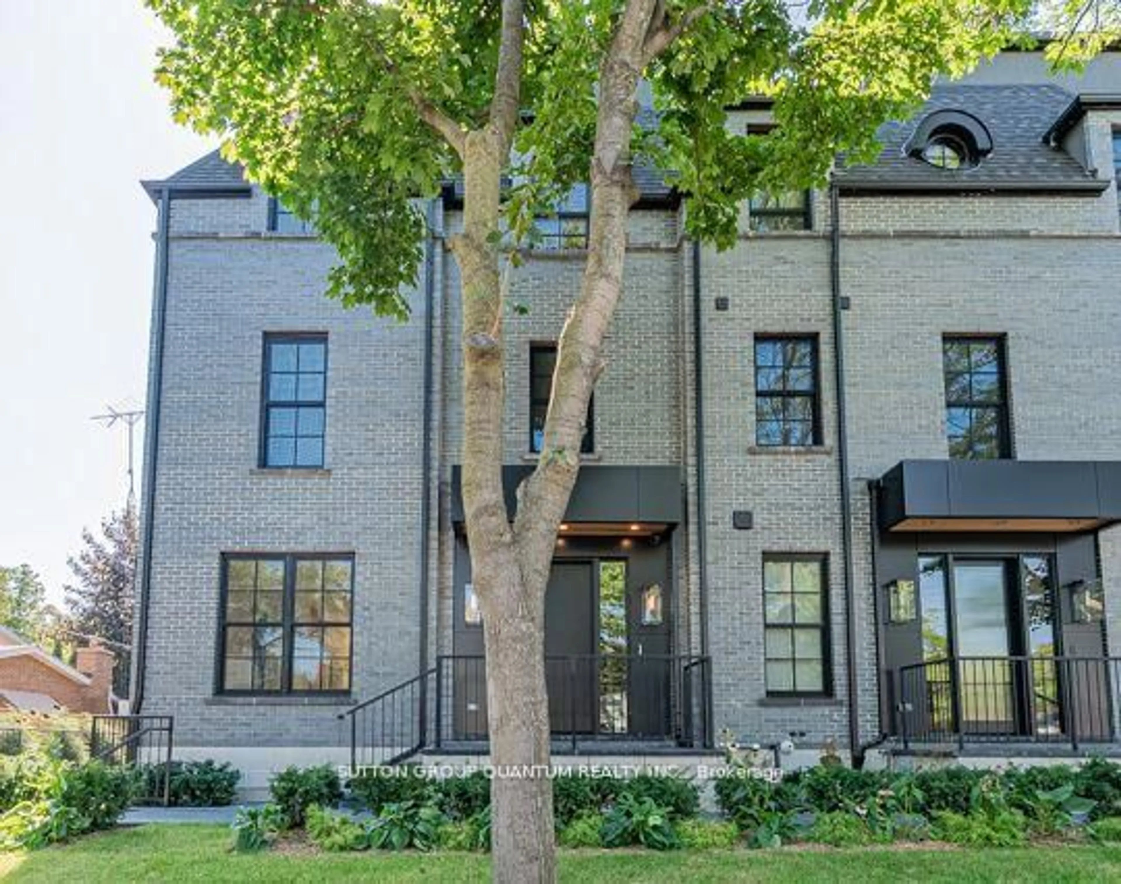 Home with brick exterior material, street for 78 Trafalgar Rd, Oakville Ontario L6J 2S7