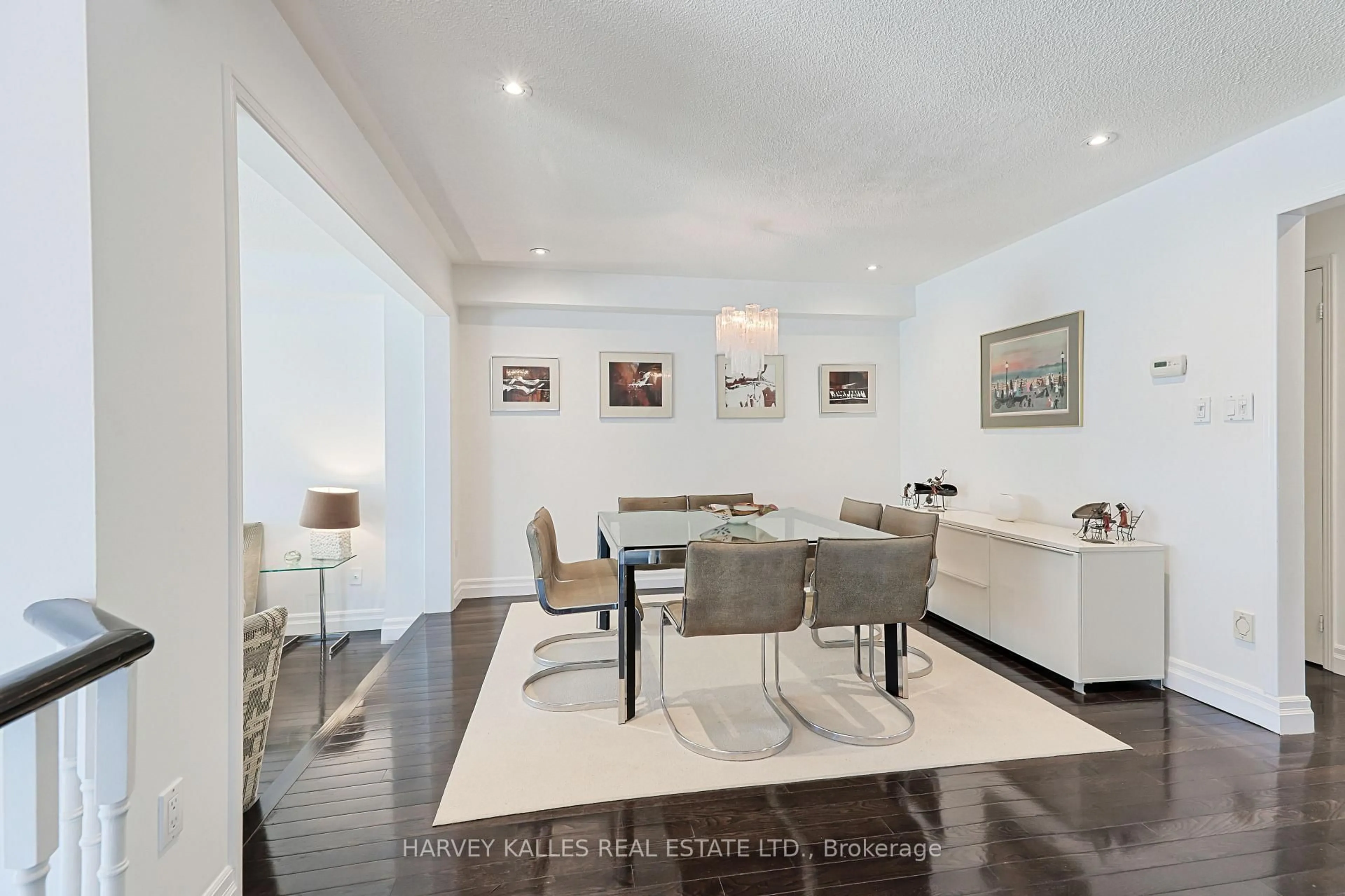 Living room with furniture, wood/laminate floor for 1050 Lindsay Dr, Oakville Ontario L6M 3B5