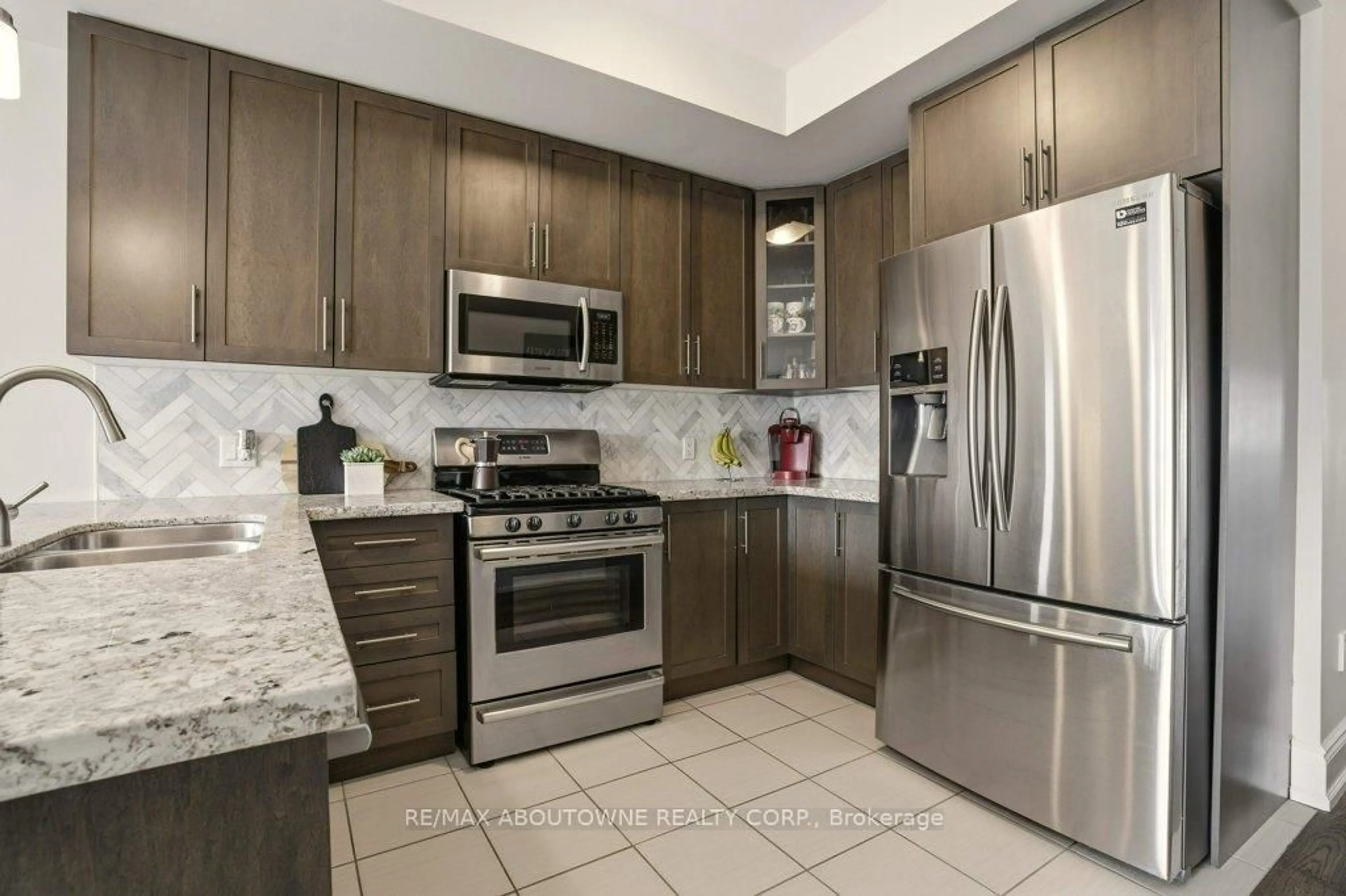 Unknown for 4174 Galileo Common, Burlington Ontario L7L 0G7