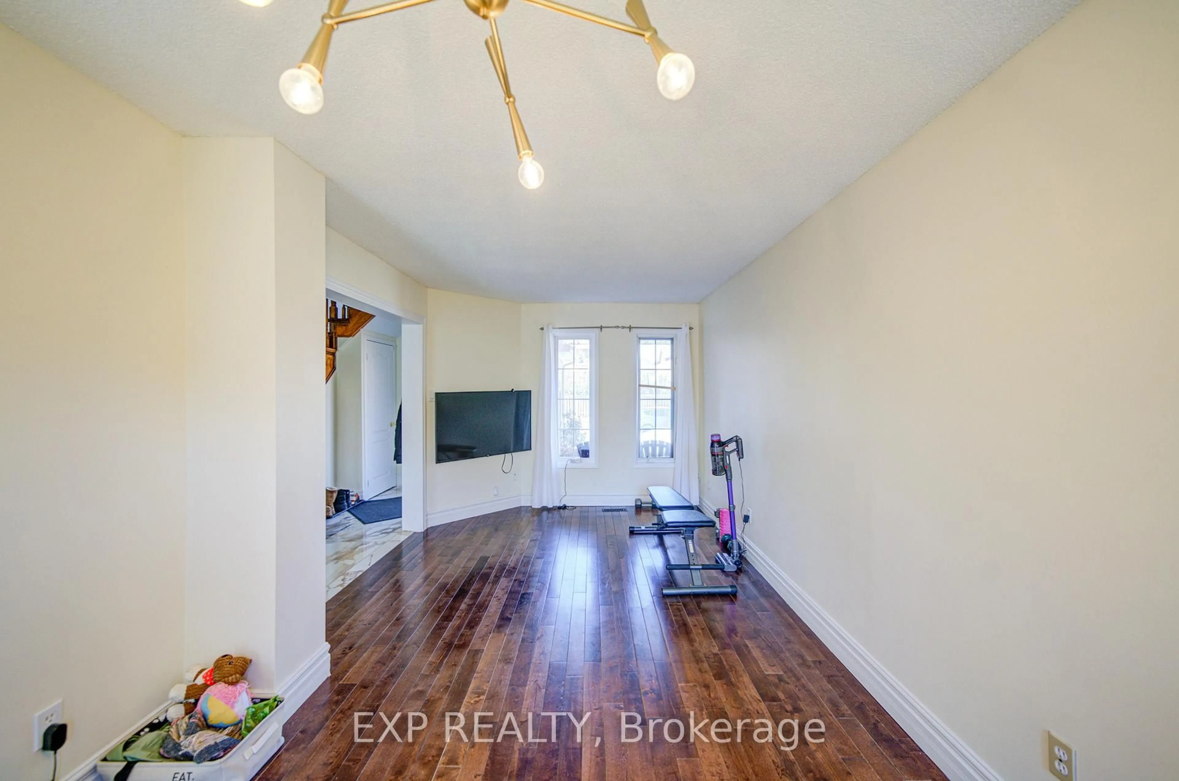 Indoor entryway for 3824 Allcroft Rd, Mississauga Ontario L5N 6V6