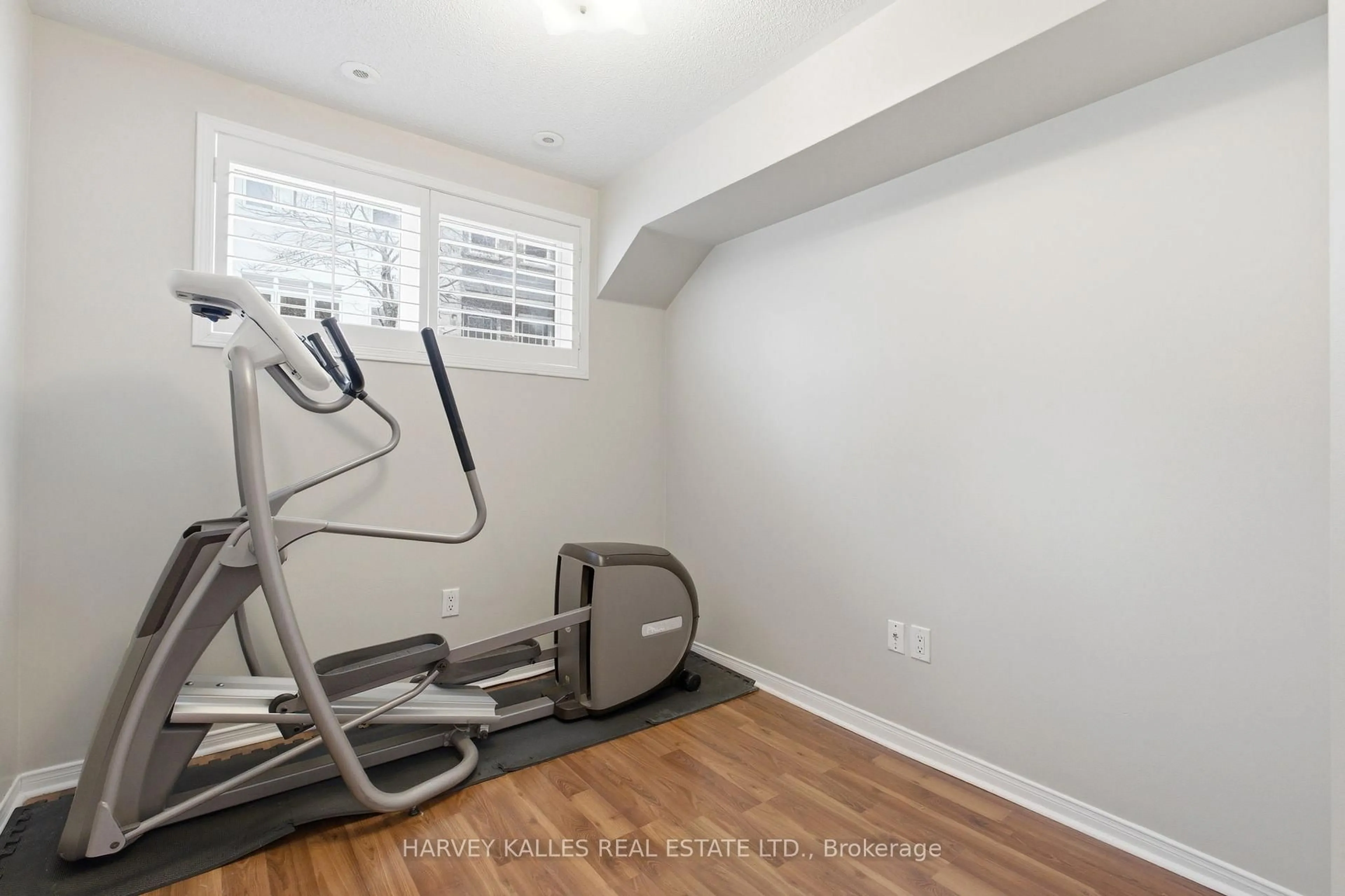 Gym or fitness room for 20 Turntable Cres #18, Toronto Ontario M6H 4K9