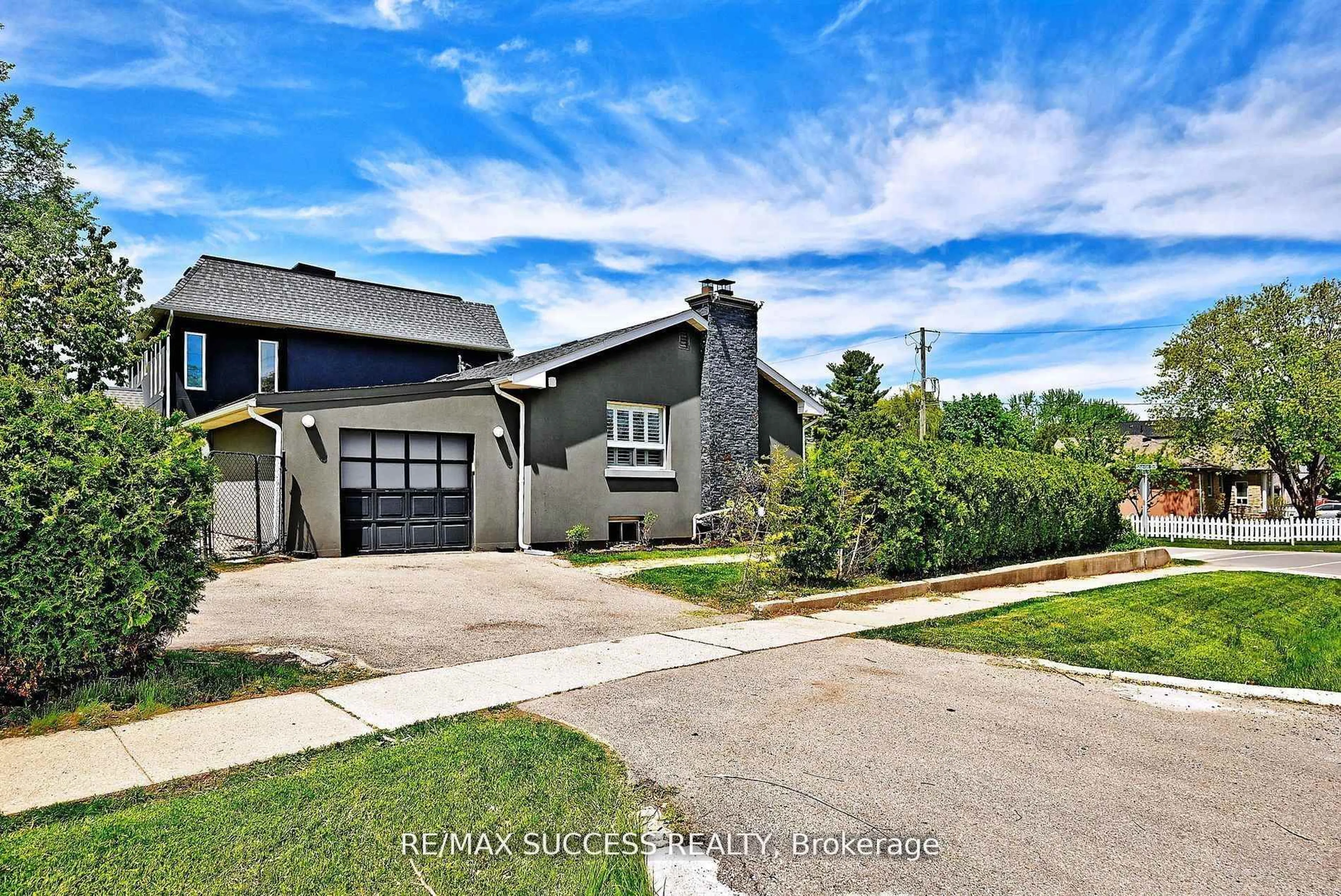 Home with brick exterior material, street for 492 Sherin Dr, Oakville Ontario L6L 4J8