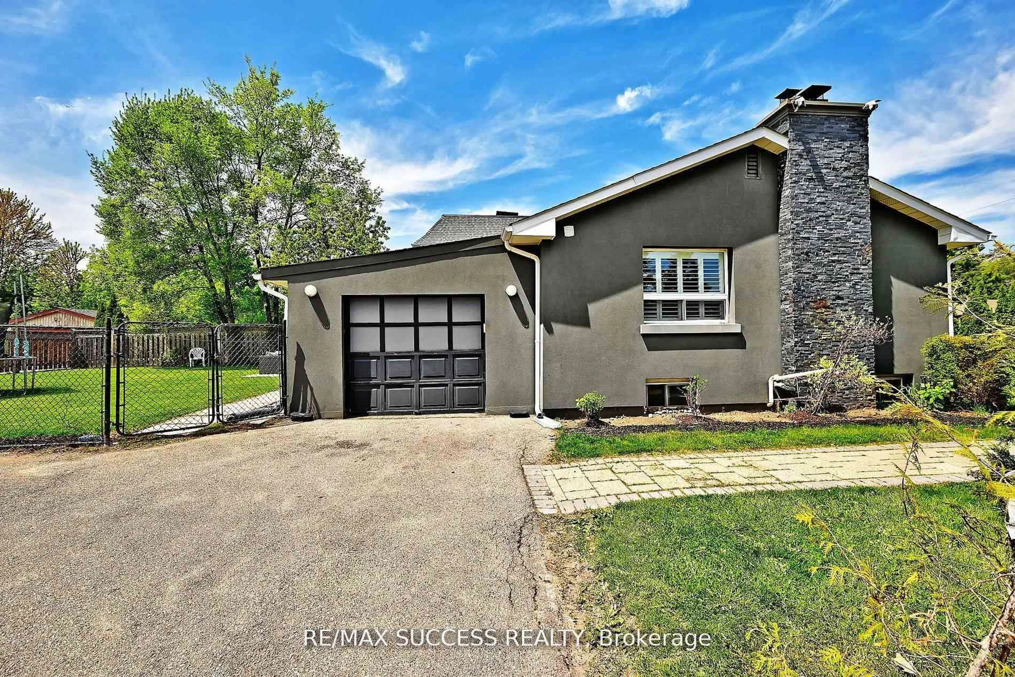 Home with brick exterior material, street for 492 Sherin Dr, Oakville Ontario L6L 4J8