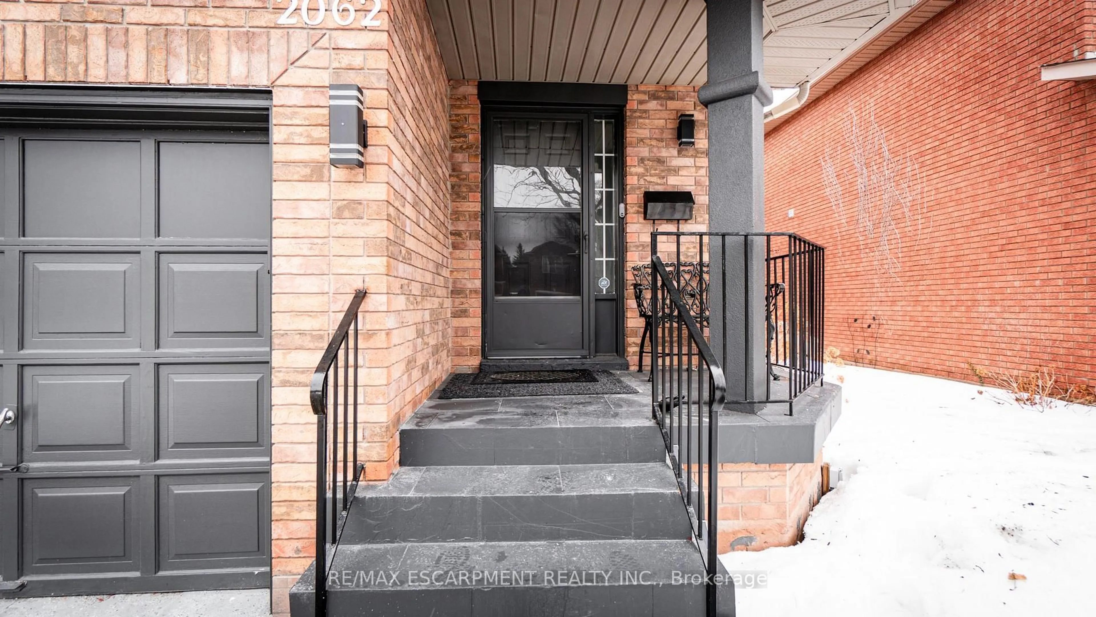 Home with brick exterior material, street for 2062 WESTMOUNT Dr, Oakville Ontario L6M 3P2