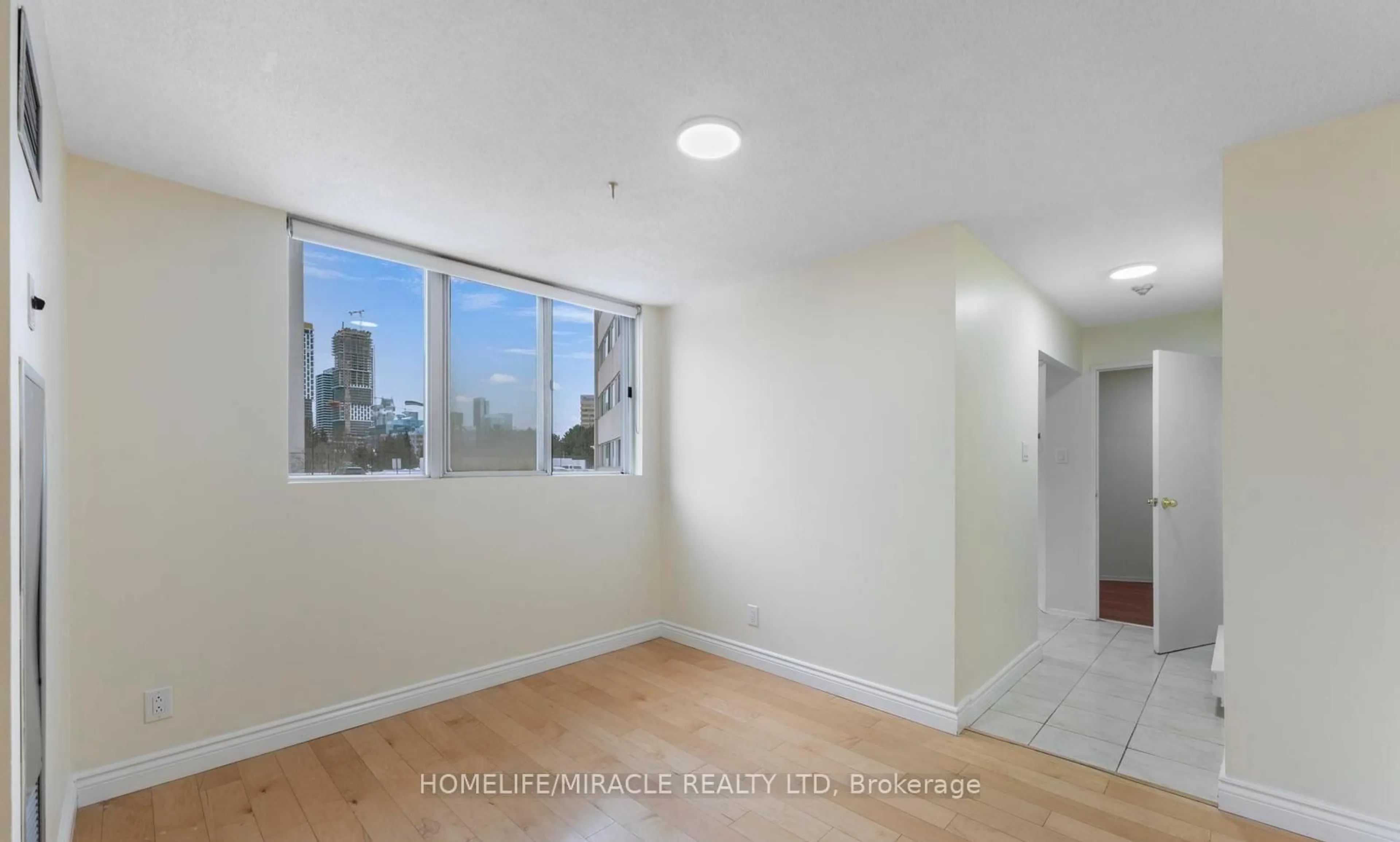 A pic of a room for 3700 Kaneff Cres #202, Mississauga Ontario L5A 4B8