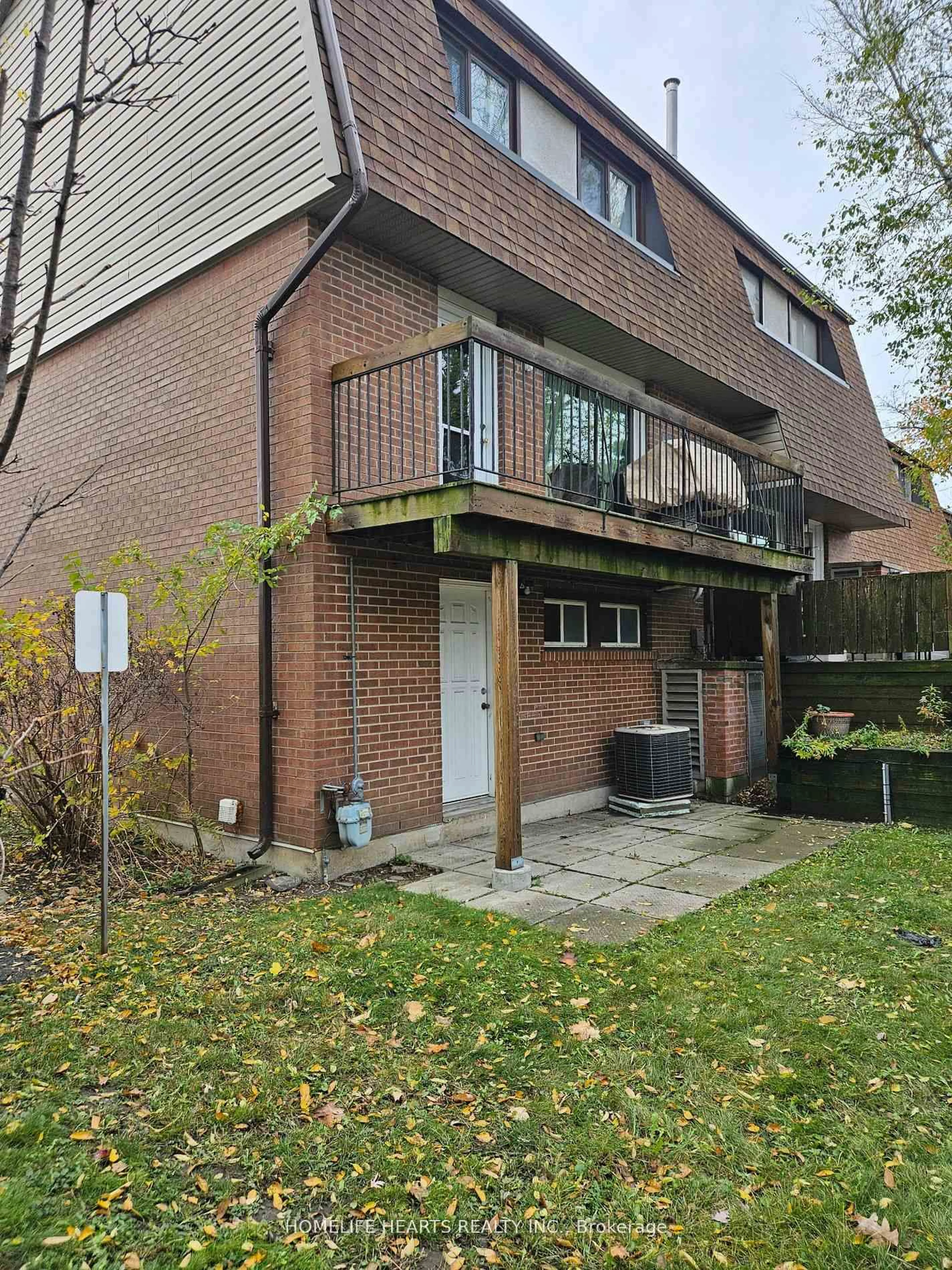 Unknown for 1051 Cedarglen Gate #7, Mississauga Ontario L5C 3A7