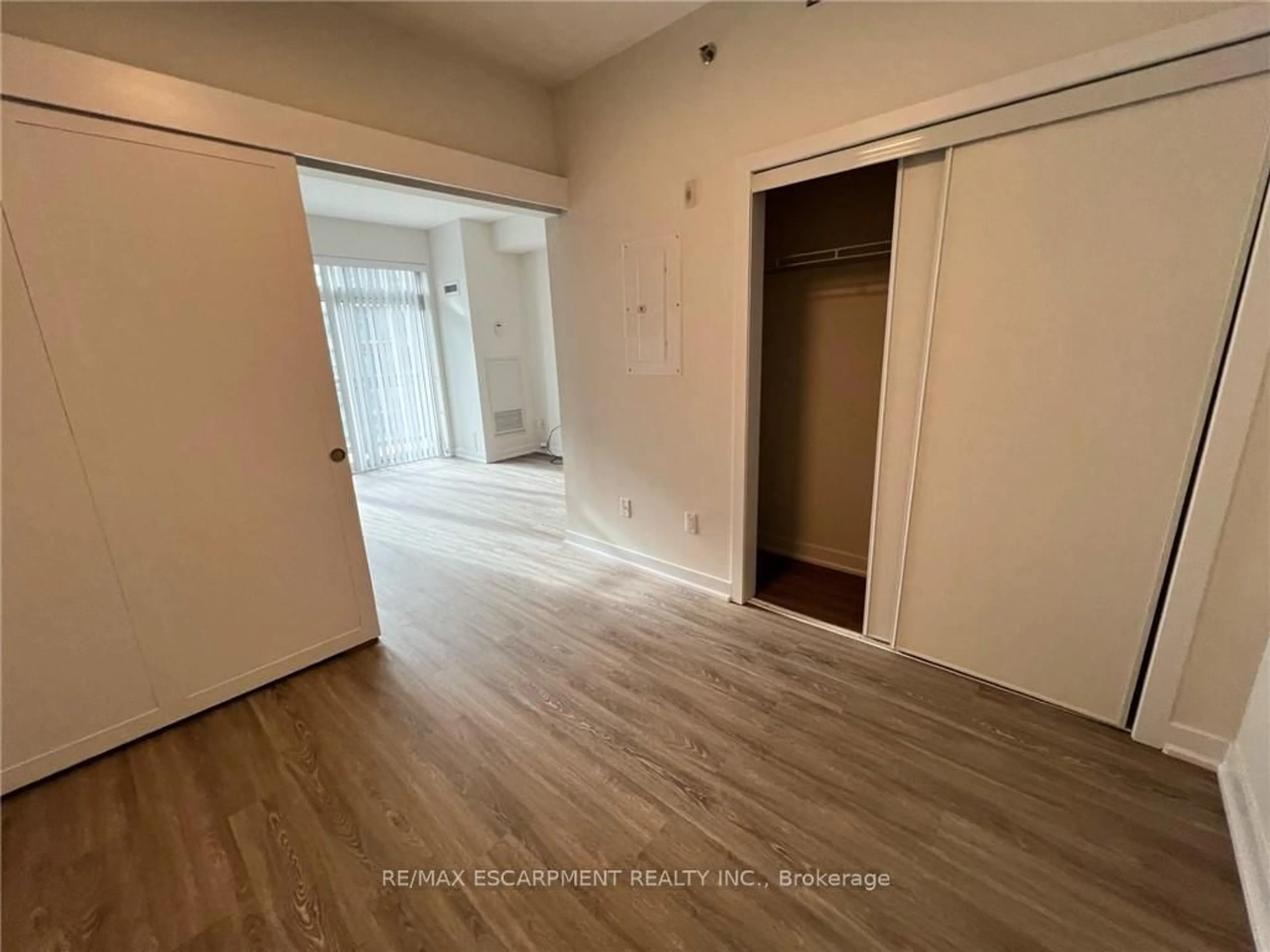 A pic of a room for 2486 Old Bronte Rd #401, Oakville Ontario L6M 9Y5