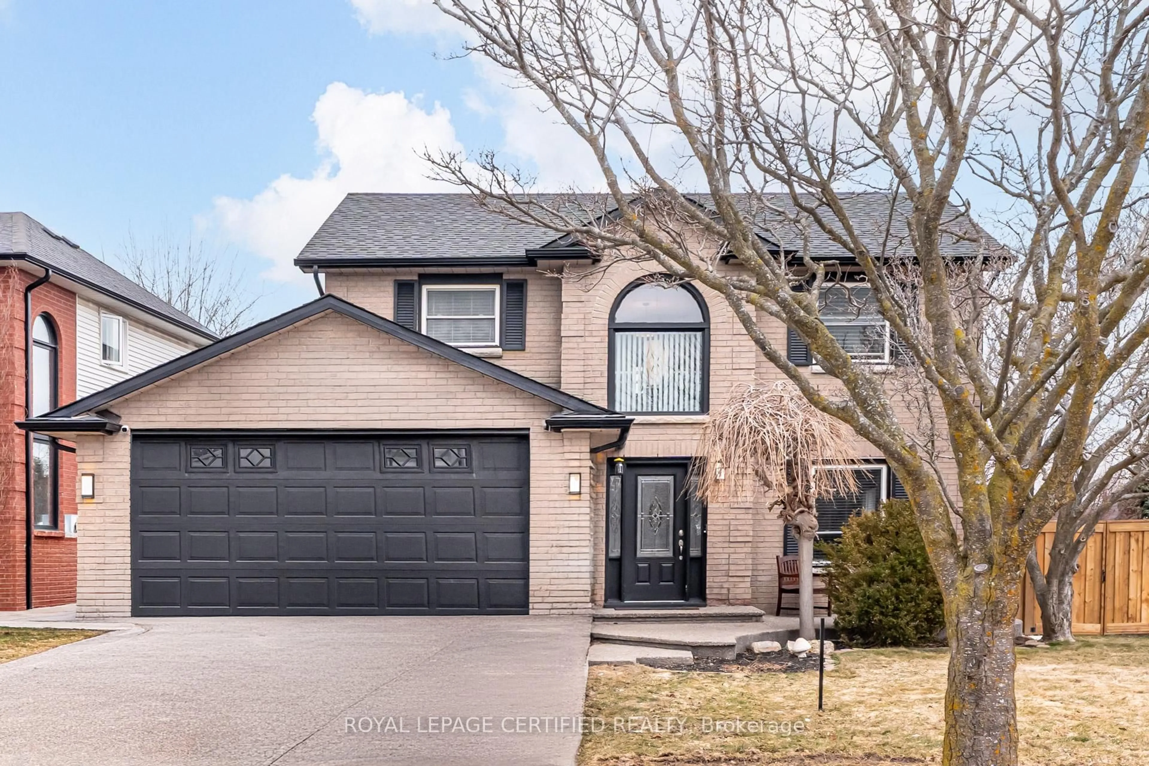 Home with brick exterior material, street for 2197 Oakridge Cres, Burlington Ontario L7M 4C8