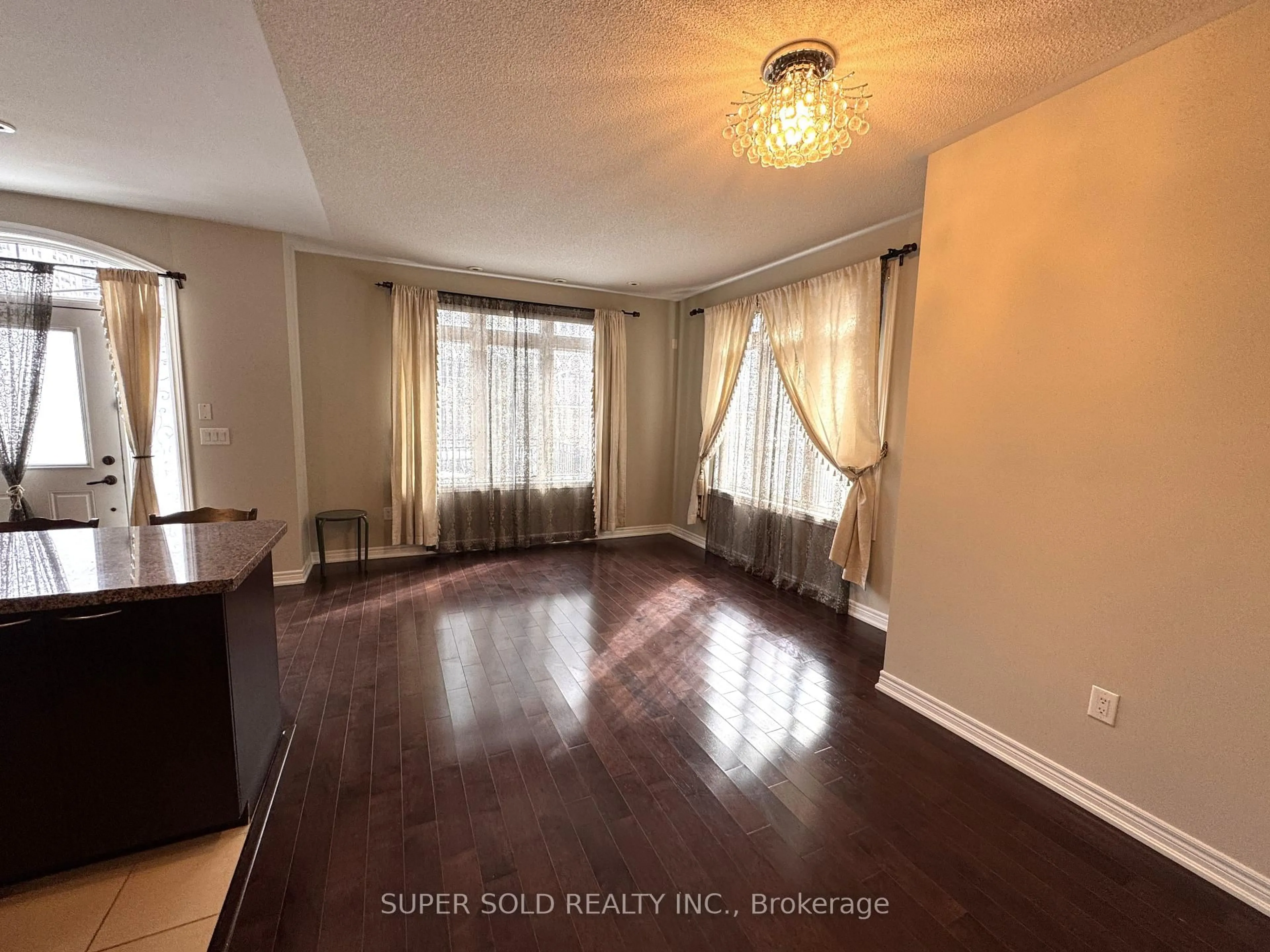 A pic of a room for 383 Prince Of Wales Dr #128, Mississauga Ontario L5B 0C7