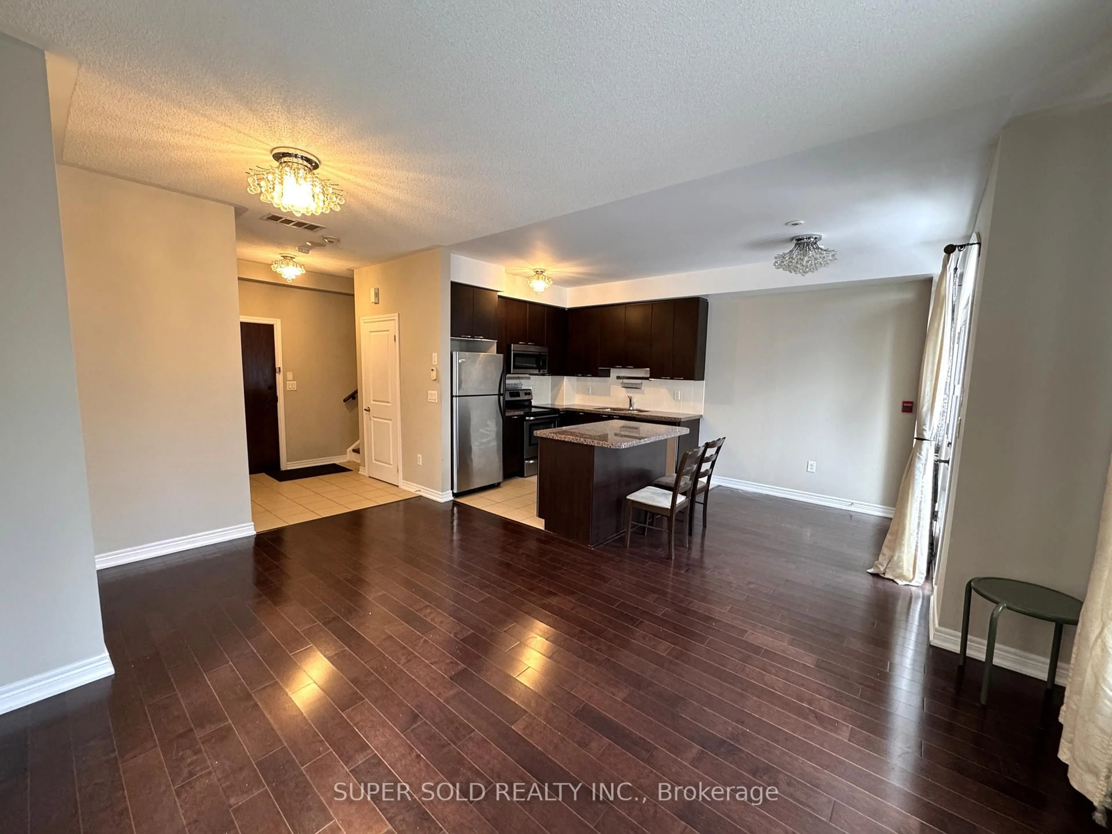 A pic of a room for 383 Prince Of Wales Dr #128, Mississauga Ontario L5B 0C7