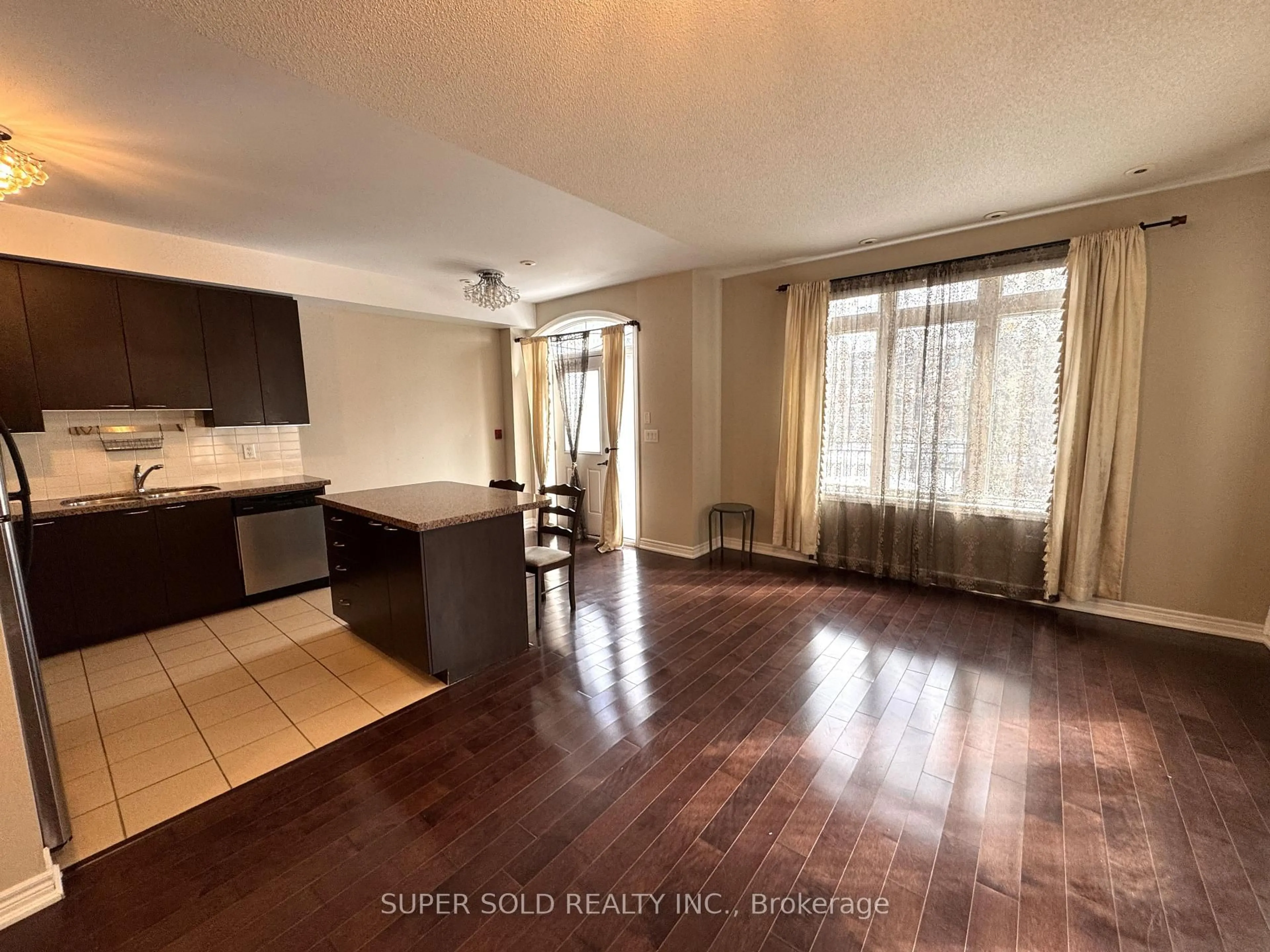 A pic of a room for 383 Prince Of Wales Dr #128, Mississauga Ontario L5B 0C7