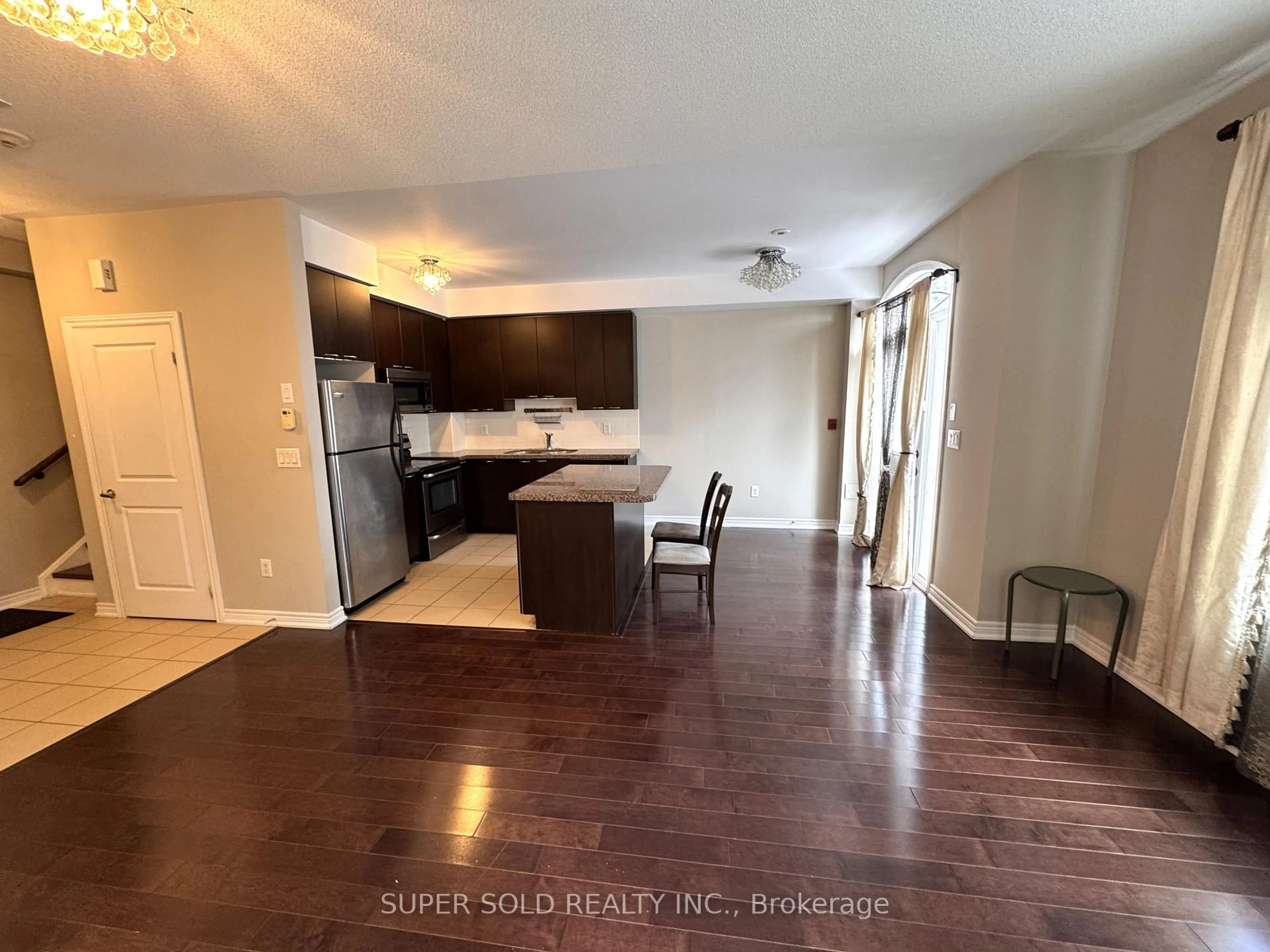 A pic of a room for 383 Prince Of Wales Dr #128, Mississauga Ontario L5B 0C7