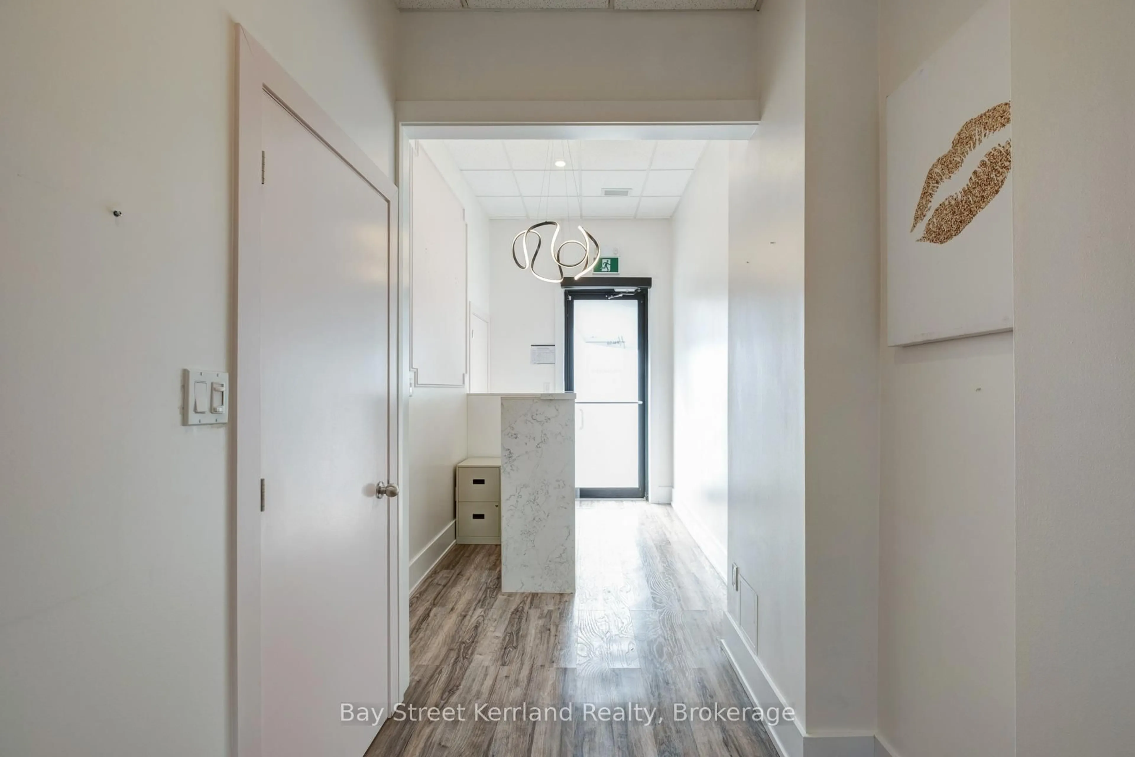 Indoor entryway for 3083 George Savage Ave, Oakville Ontario L6M 4M2