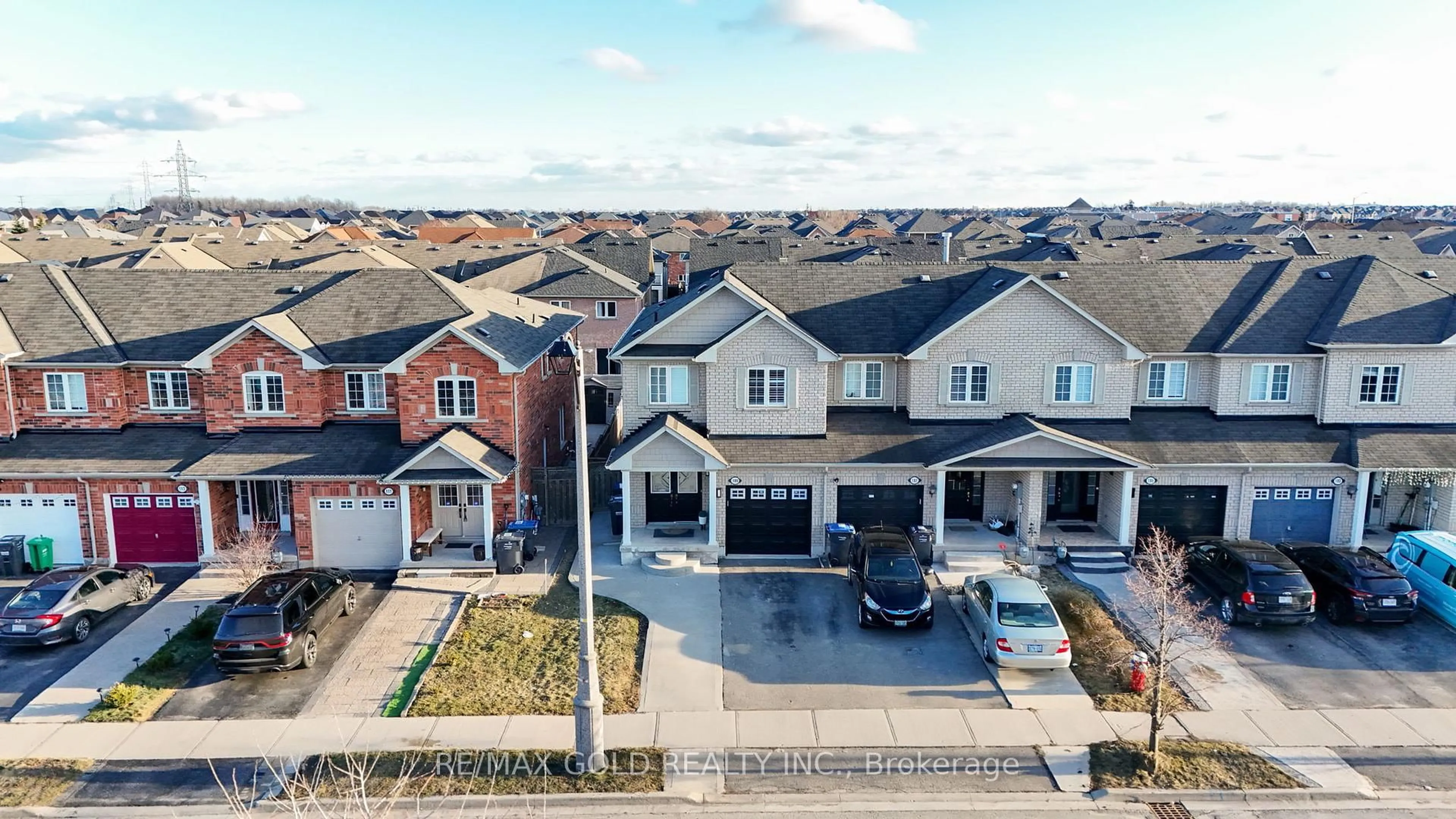 A pic from outside/outdoor area/front of a property/back of a property/a pic from drone, street for 109 Crystal Glen Cres, Brampton Ontario L6X 0K8