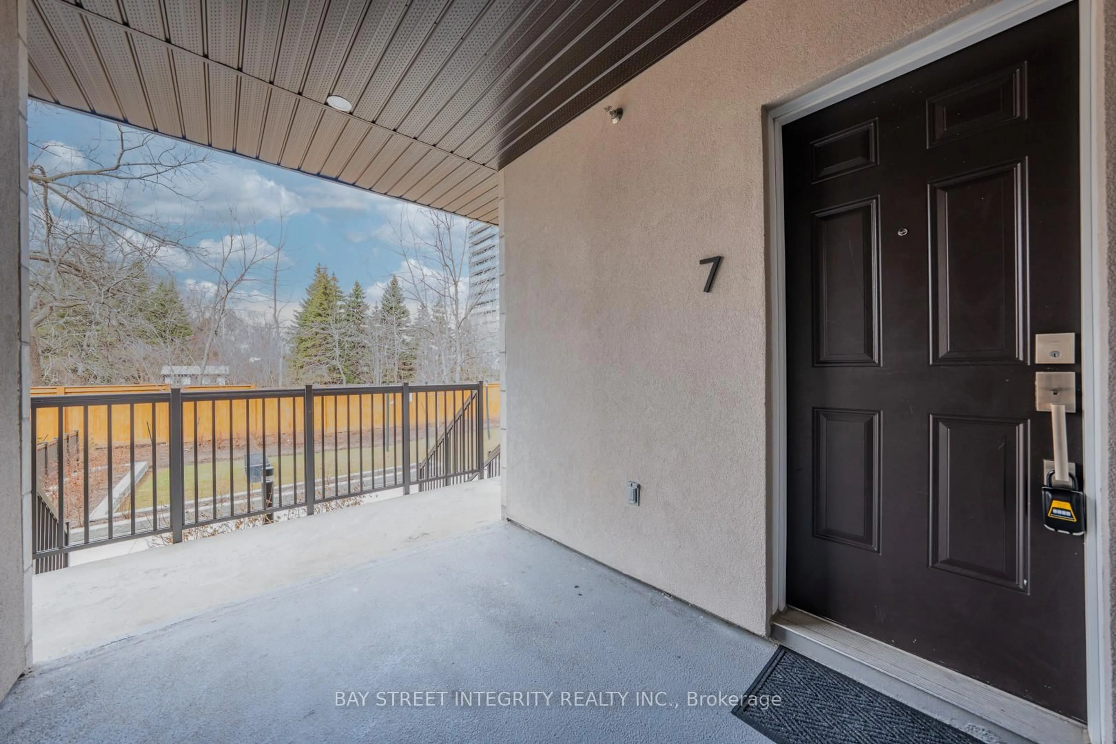 Patio, unknown for 4045 Hickory Dr #7, Mississauga Ontario L4W 0G6