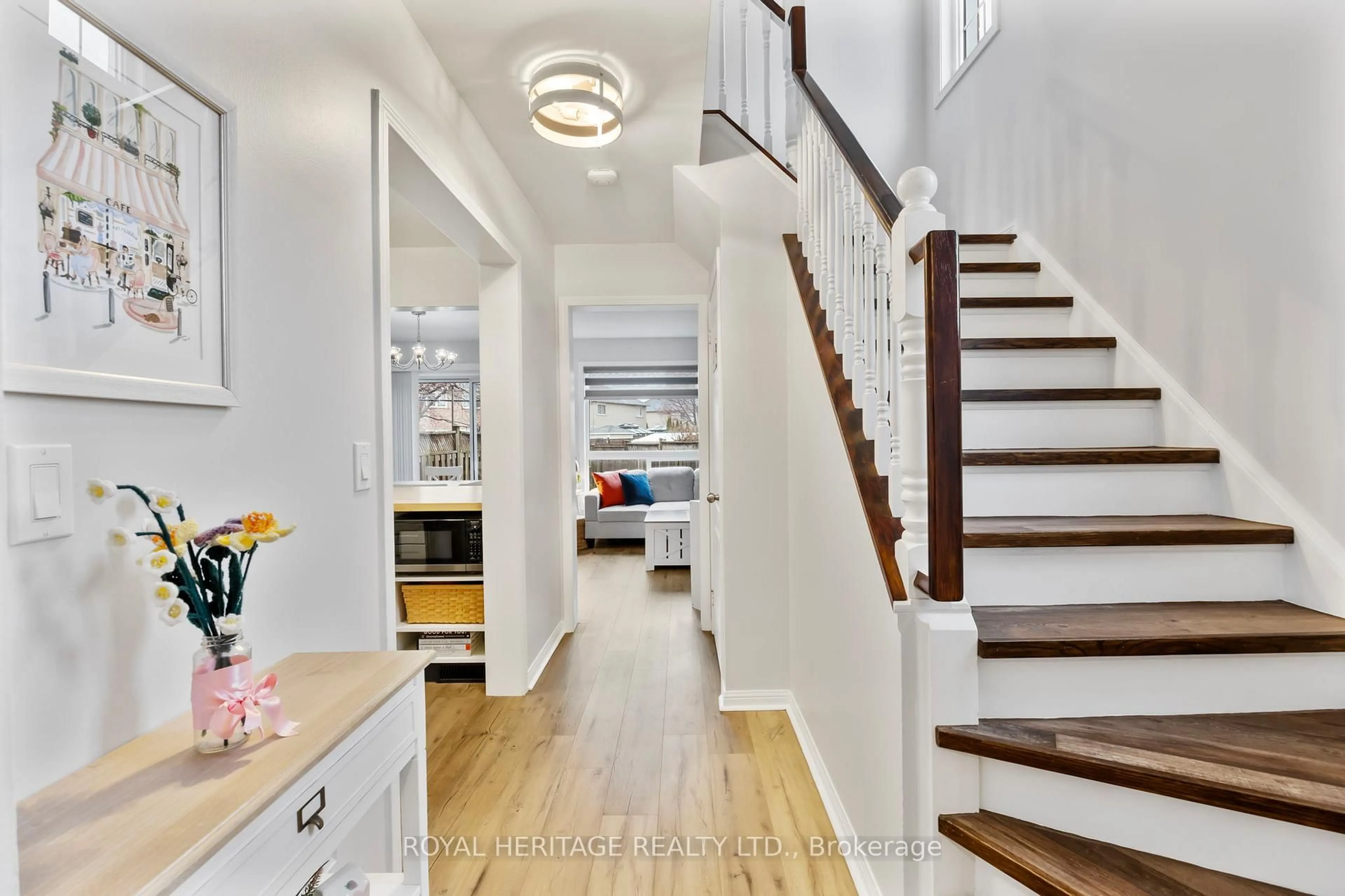 Indoor entryway for 1251 Quest Circ, Mississauga Ontario L5N 8B6