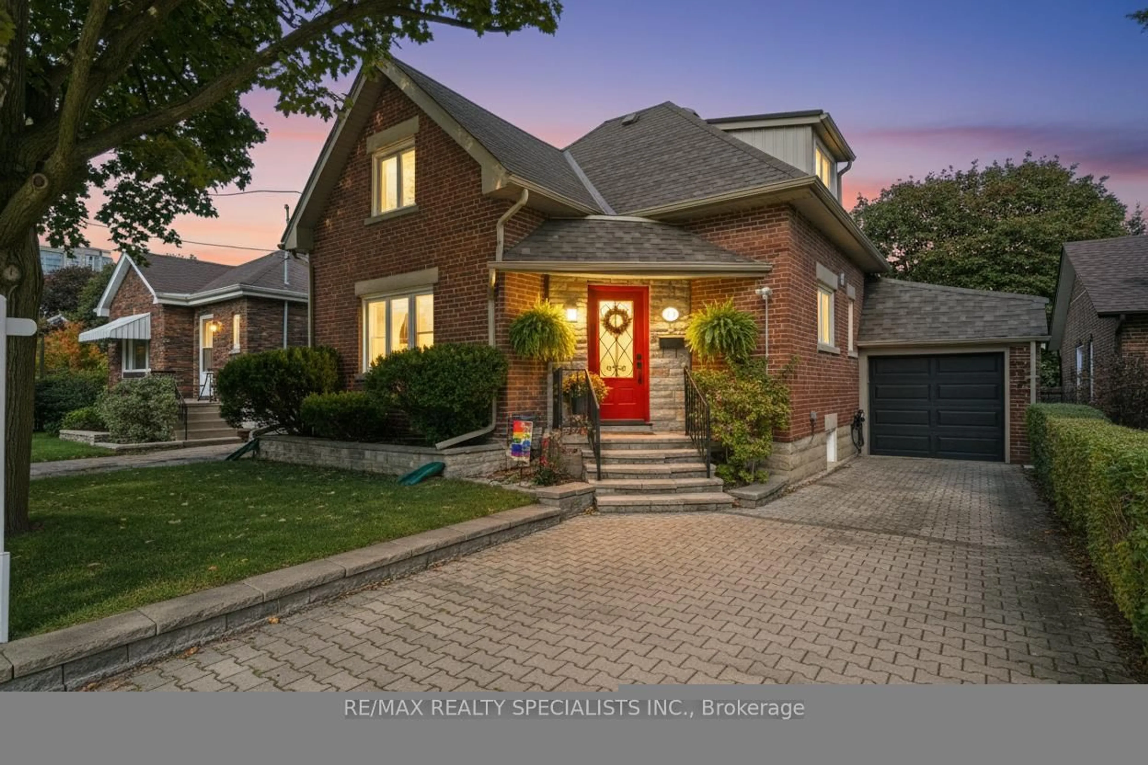 Home with brick exterior material, street for 46 Elizabeth St, Brampton Ontario L6Y 1R1
