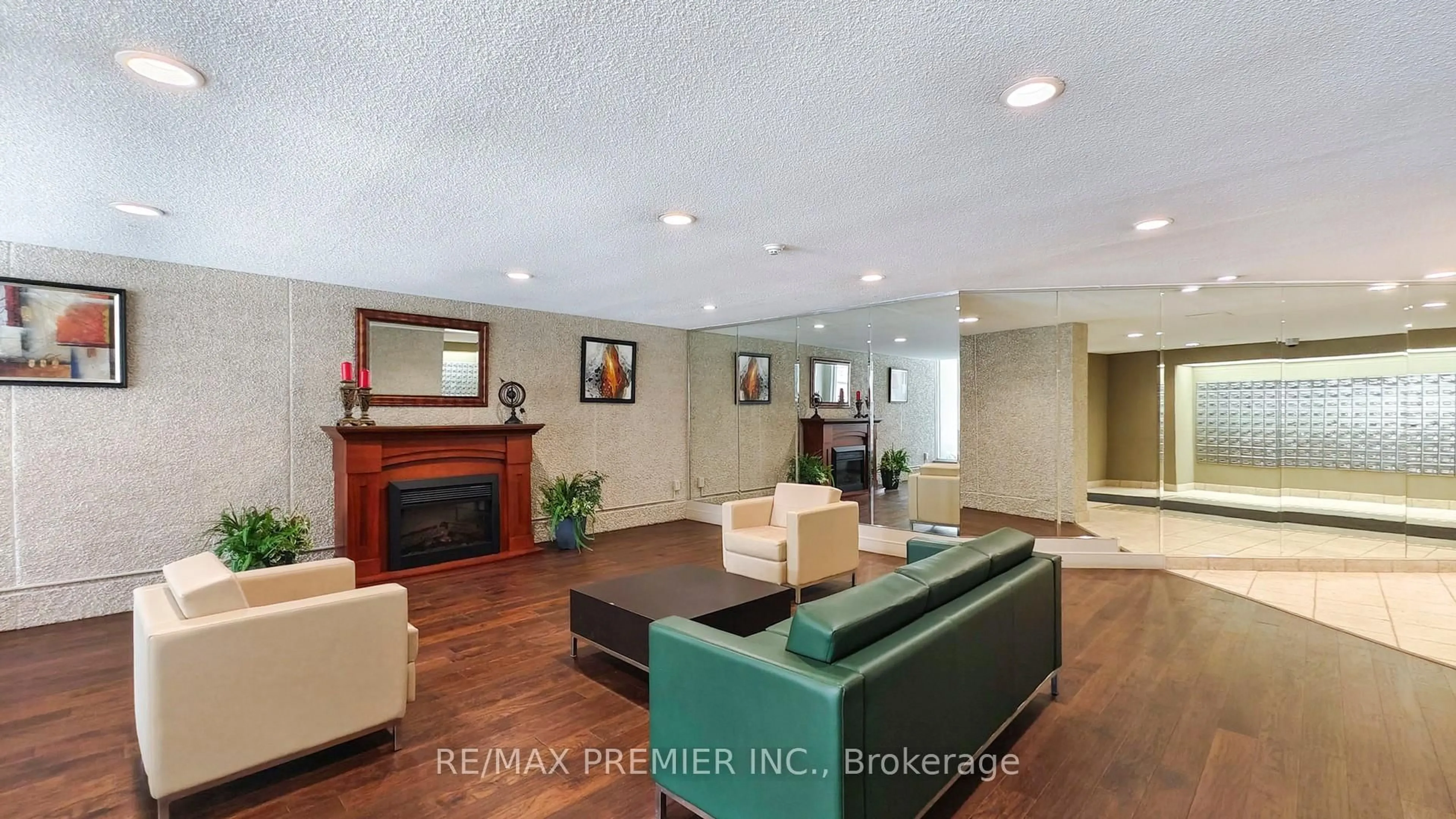 Lobby for 812 Burnhamthorpe Rd #1207, Toronto Ontario M9C 4W1