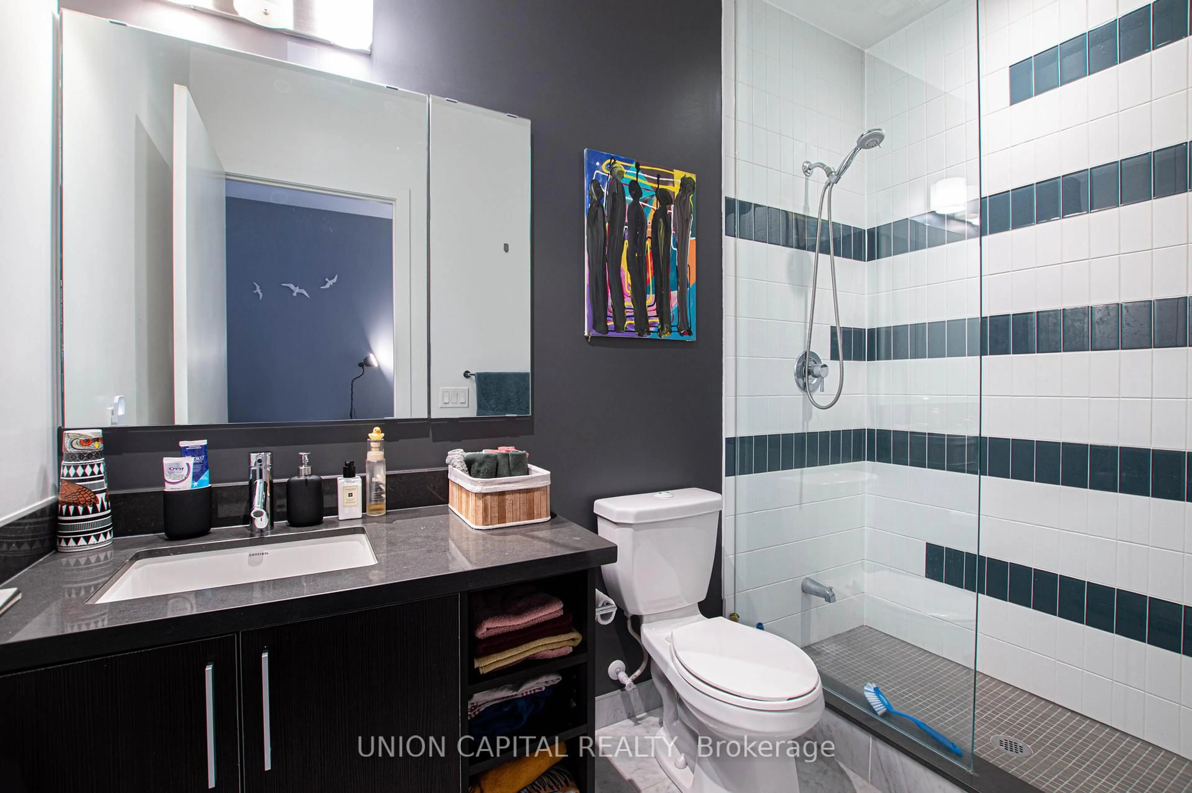 Contemporary bathroom, ceramic/tile floor for 2212 Lake Shore Blvd #PH02, Toronto Ontario M8V 0C2