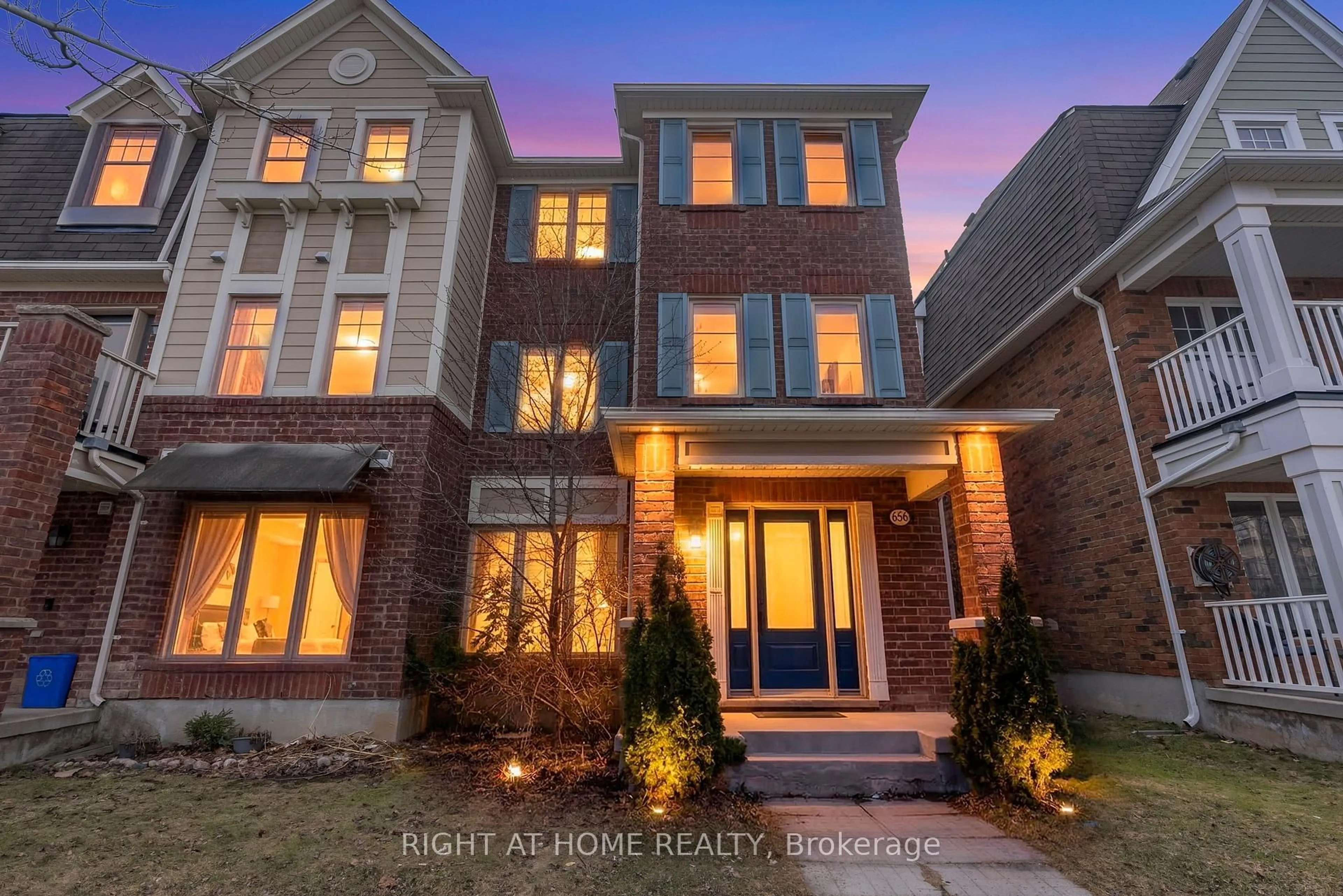 Home with brick exterior material, street for 656 Scott Blvd, Milton Ontario L9T 0P3