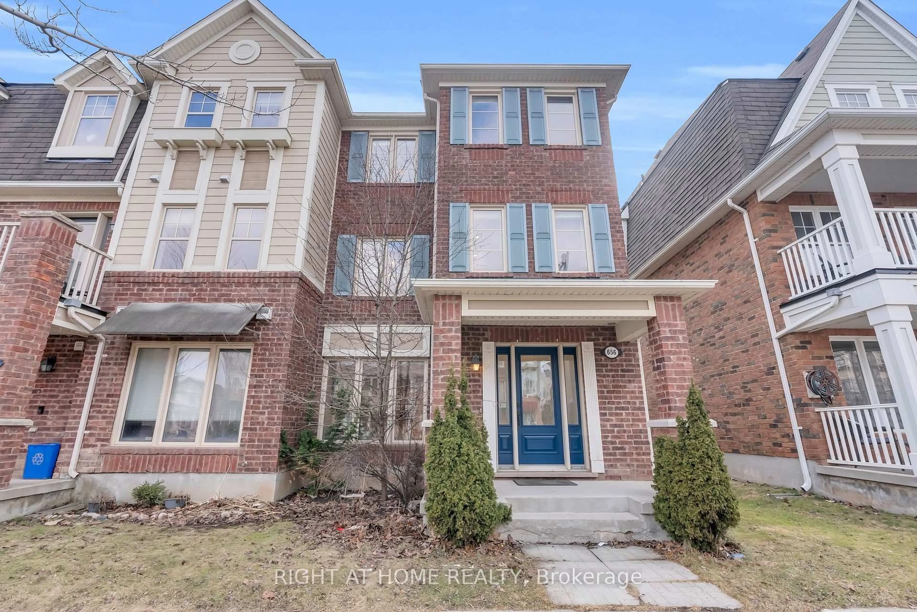 Home with brick exterior material, street for 656 Scott Blvd, Milton Ontario L9T 0P3