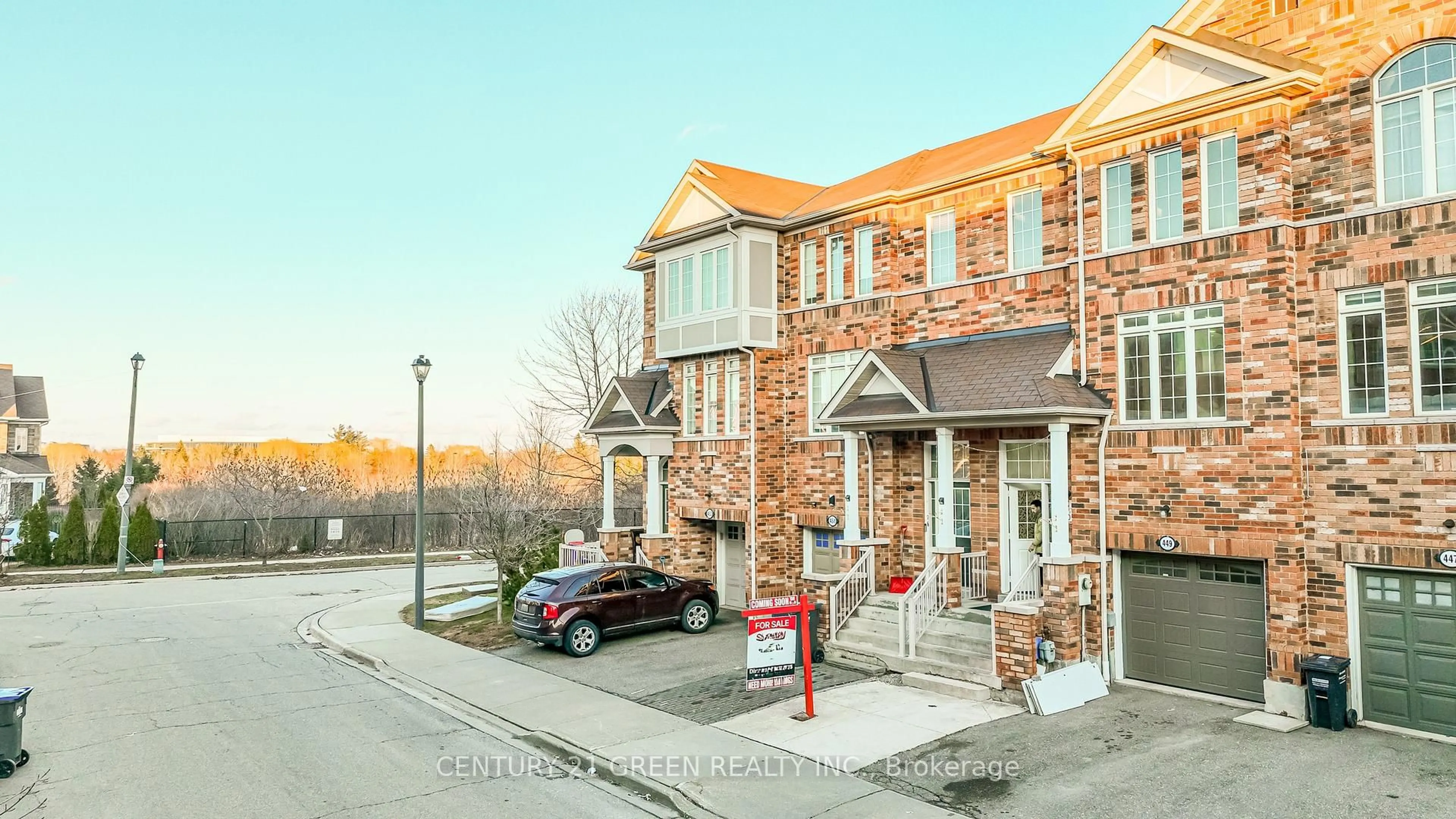 Unknown for 449 Aspendale Cres, Mississauga Ontario L5W 0E7