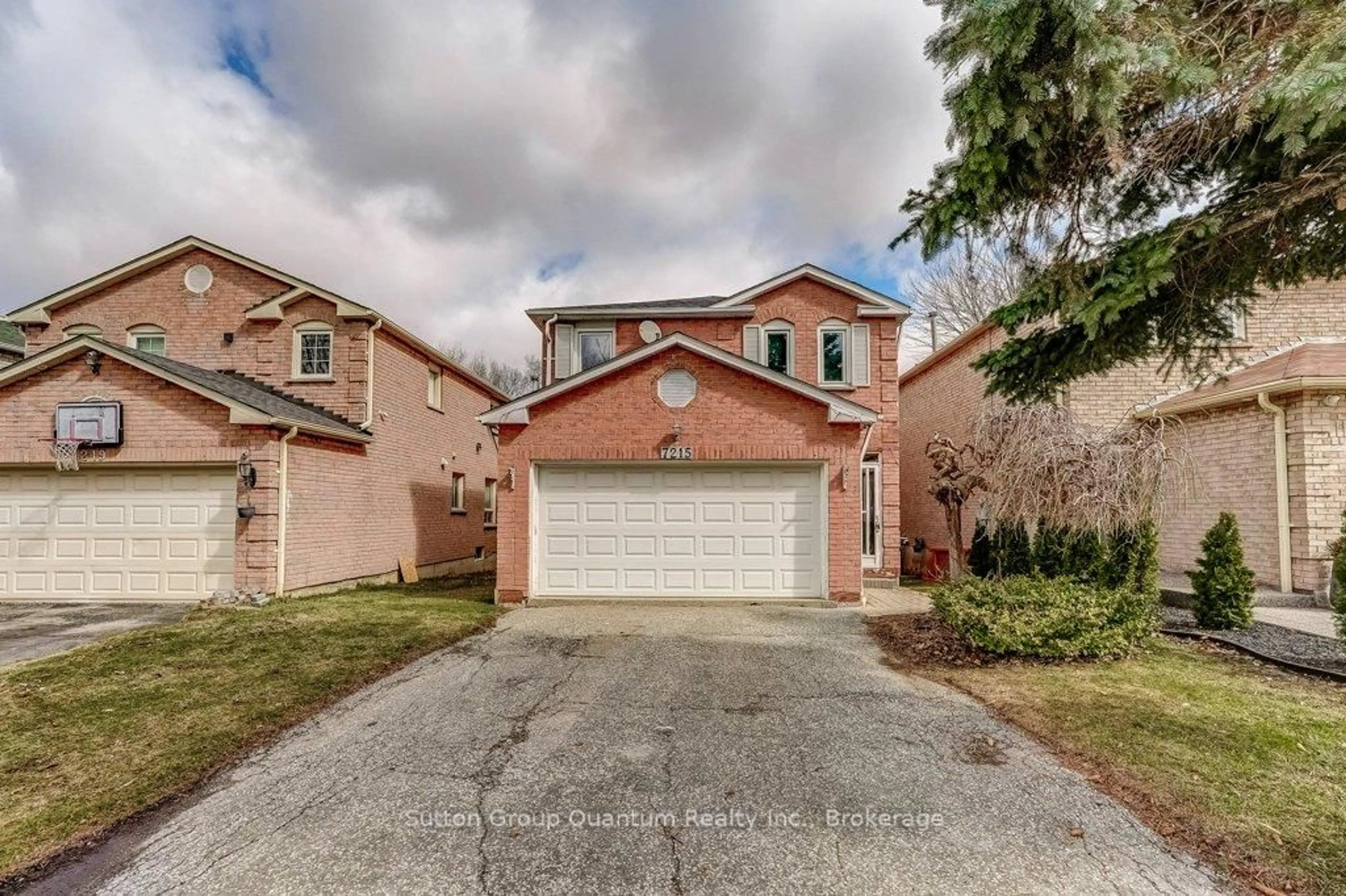 Home with brick exterior material, street for 7215 Aspen Ave, Mississauga Ontario L5N 5N9