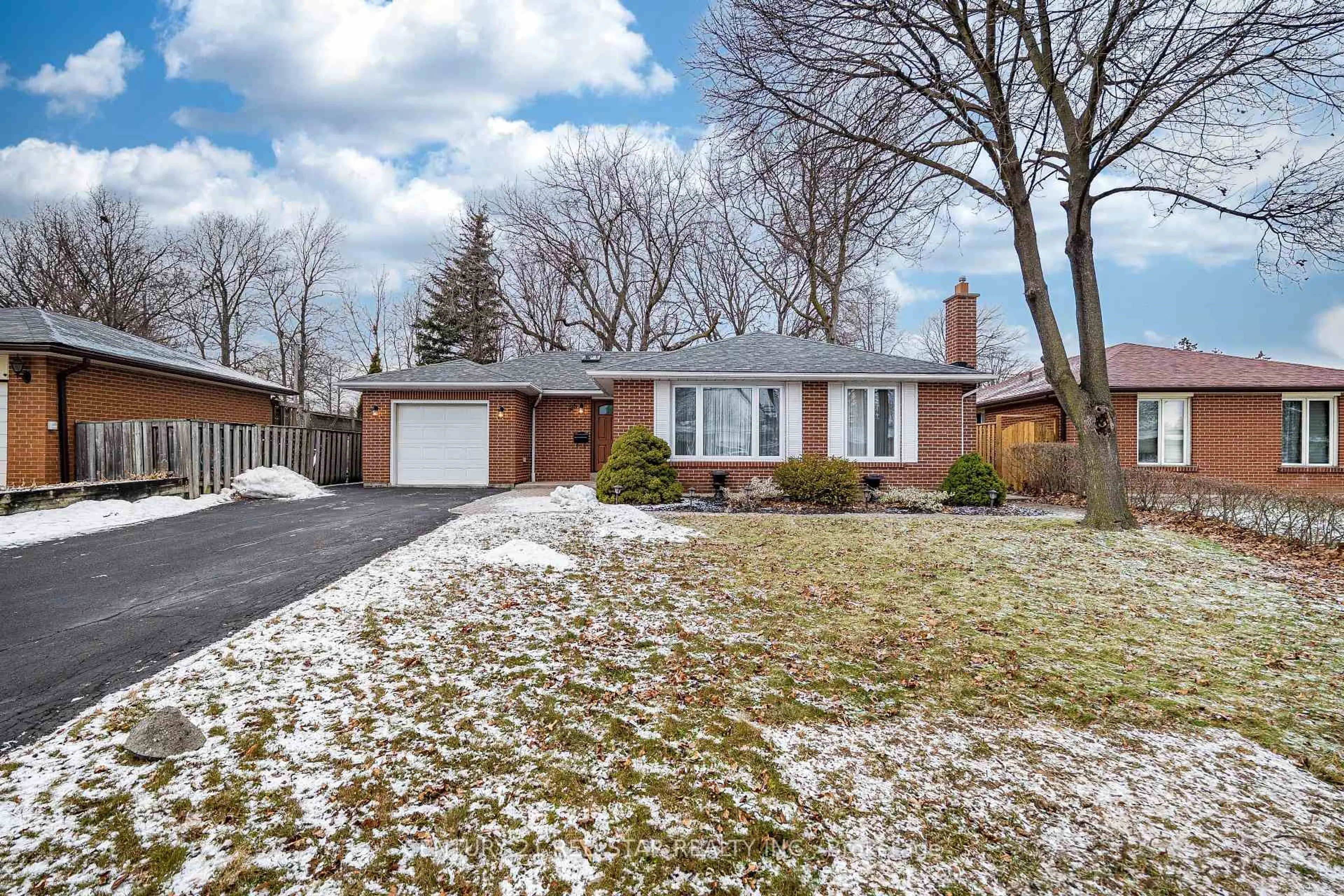 Home with brick exterior material, street for 25 Devonshire Dr, Brampton Ontario L6T 3G5