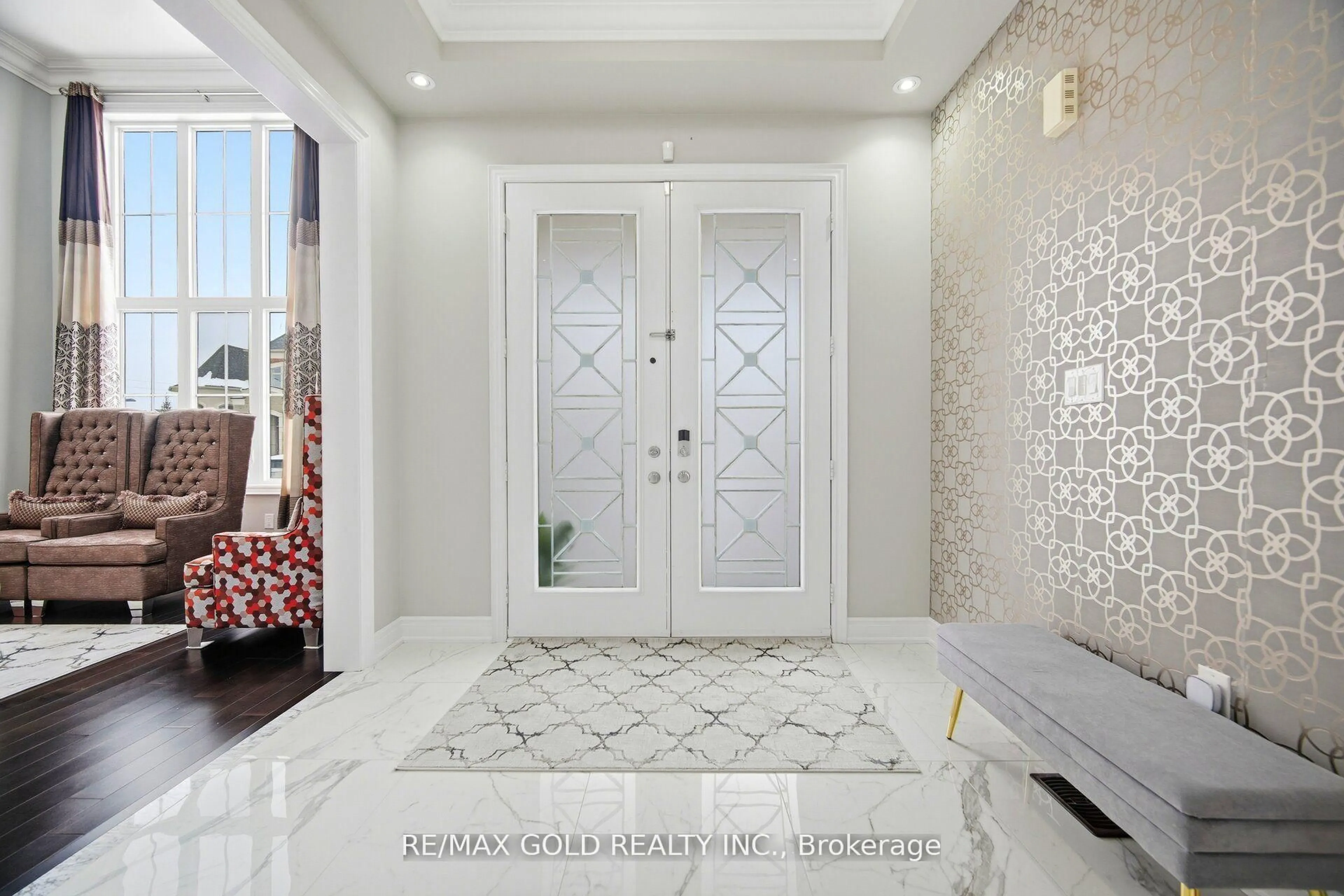 Indoor entryway for 6 Hagerman Rd, Brampton Ontario L6P 4C1