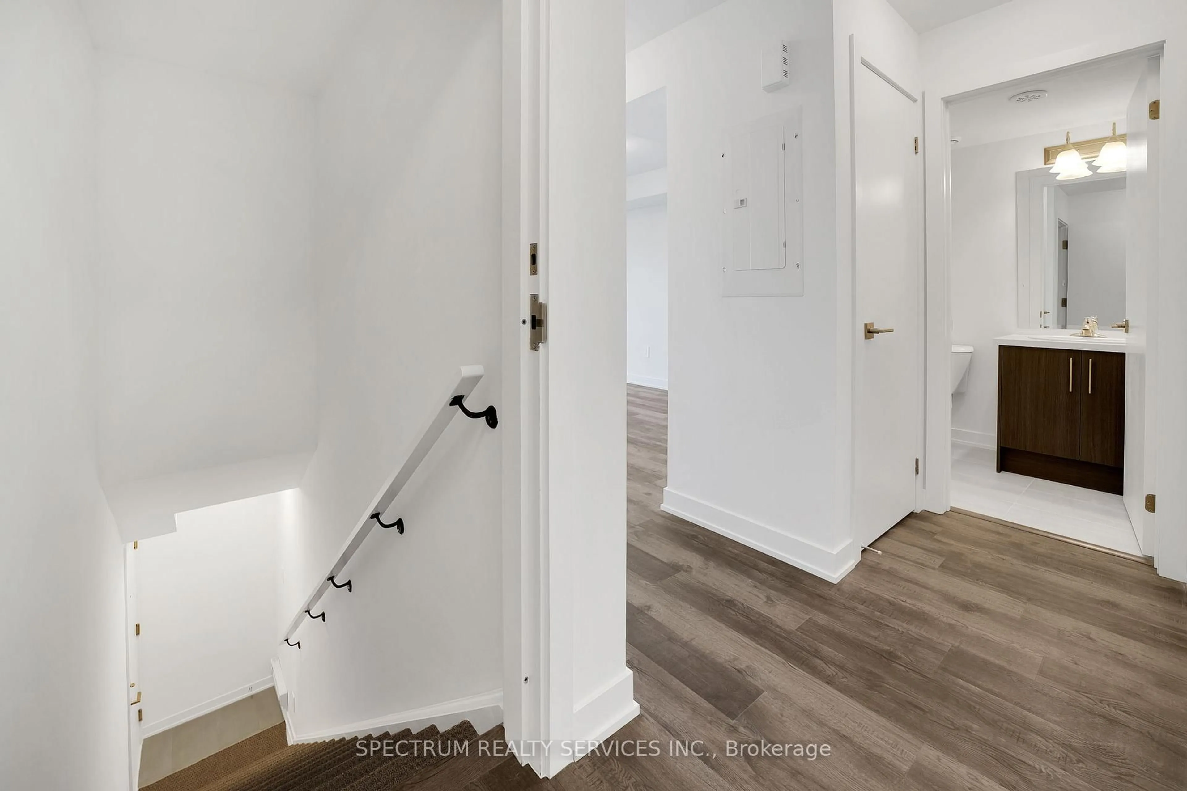 Indoor entryway for 25 Romilly Ave #15, Brampton Ontario L7A 5L8