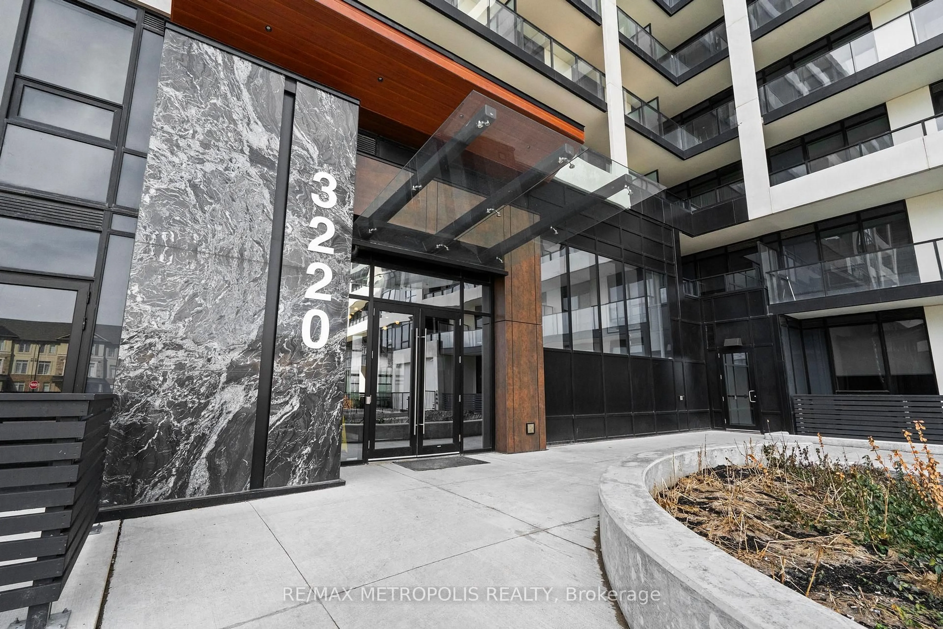 Indoor foyer for 3220 William Coltson Ave #406, Oakville Ontario L6H 7X9