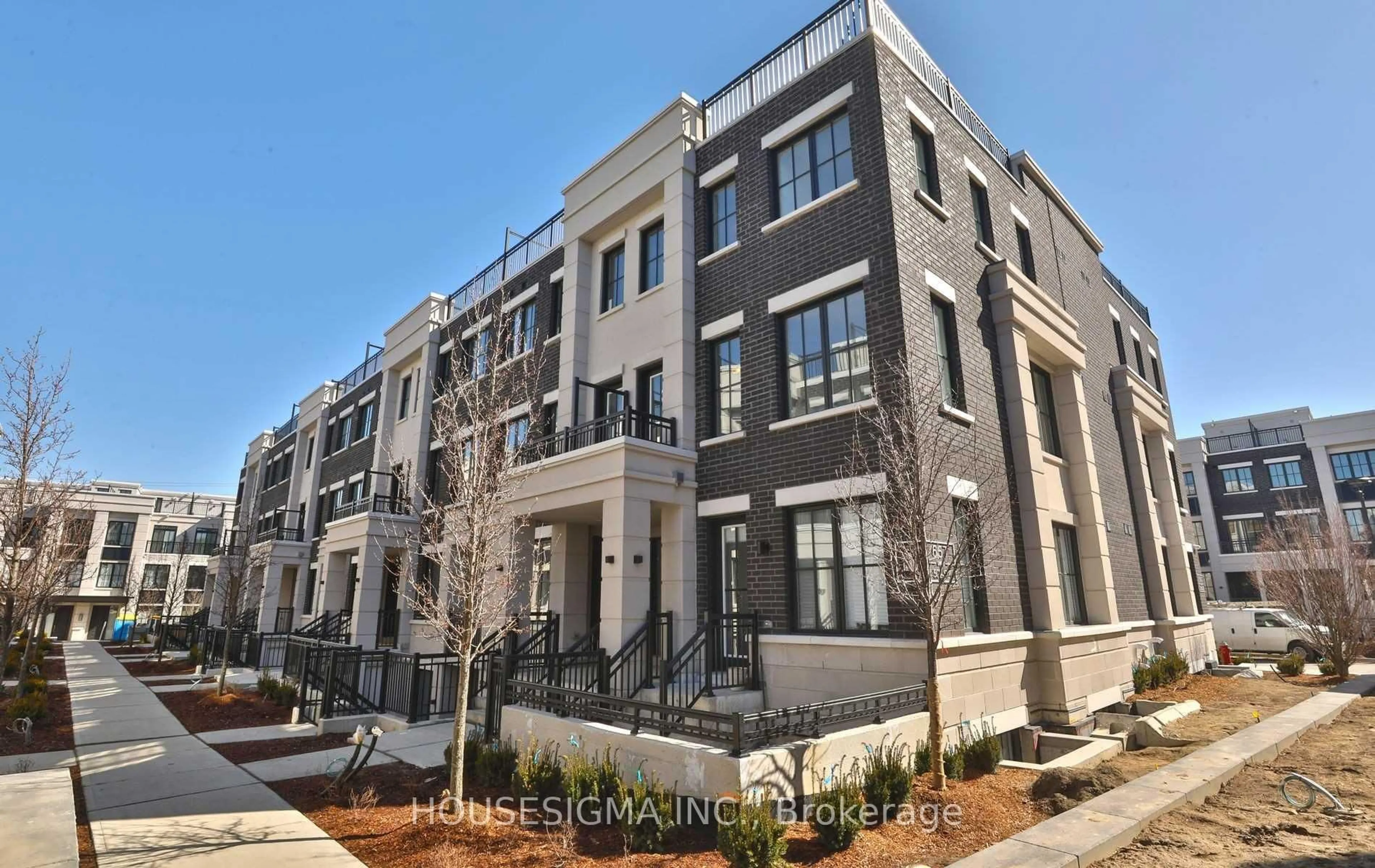 Unknown for 657 Cricklewood Dr #502, Mississauga Ontario L5G 0B8