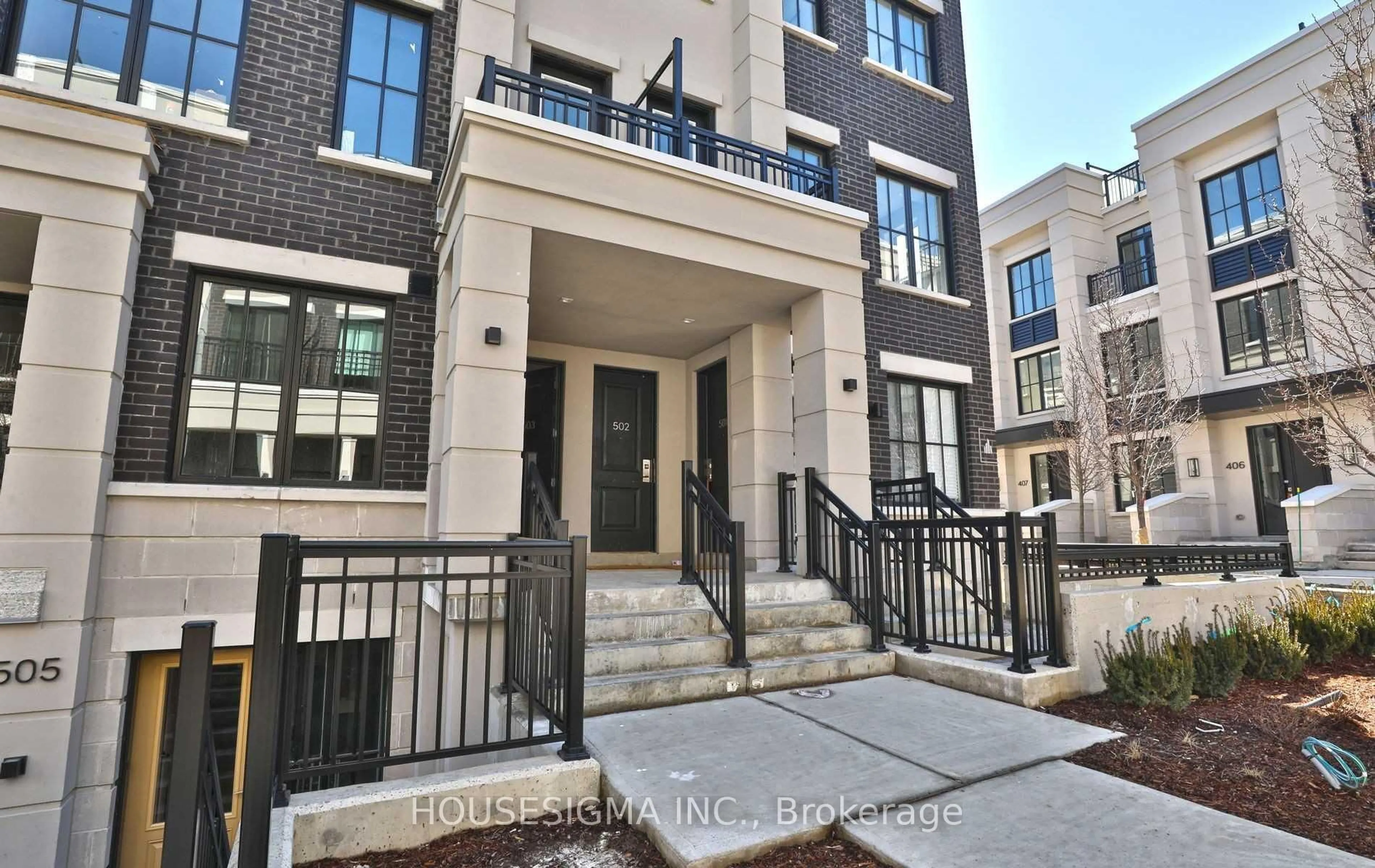 Unknown for 657 Cricklewood Dr #502, Mississauga Ontario L5G 0B8