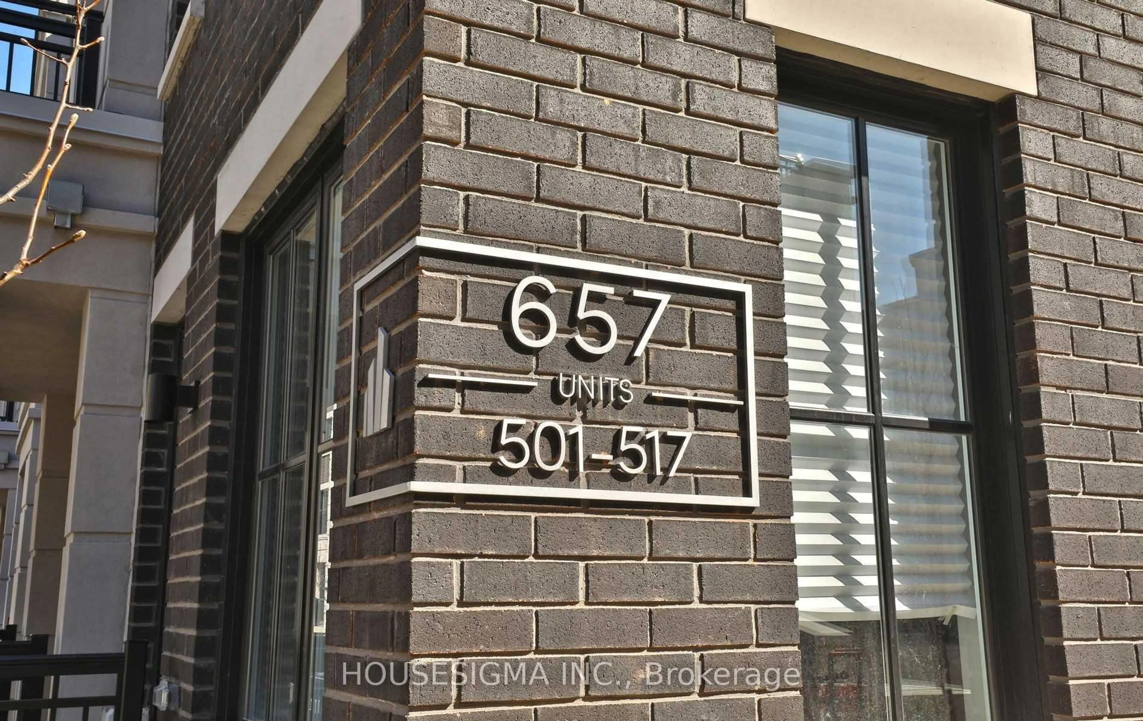 Home with brick exterior material, street for 657 Cricklewood Dr #502, Mississauga Ontario L5G 0B8