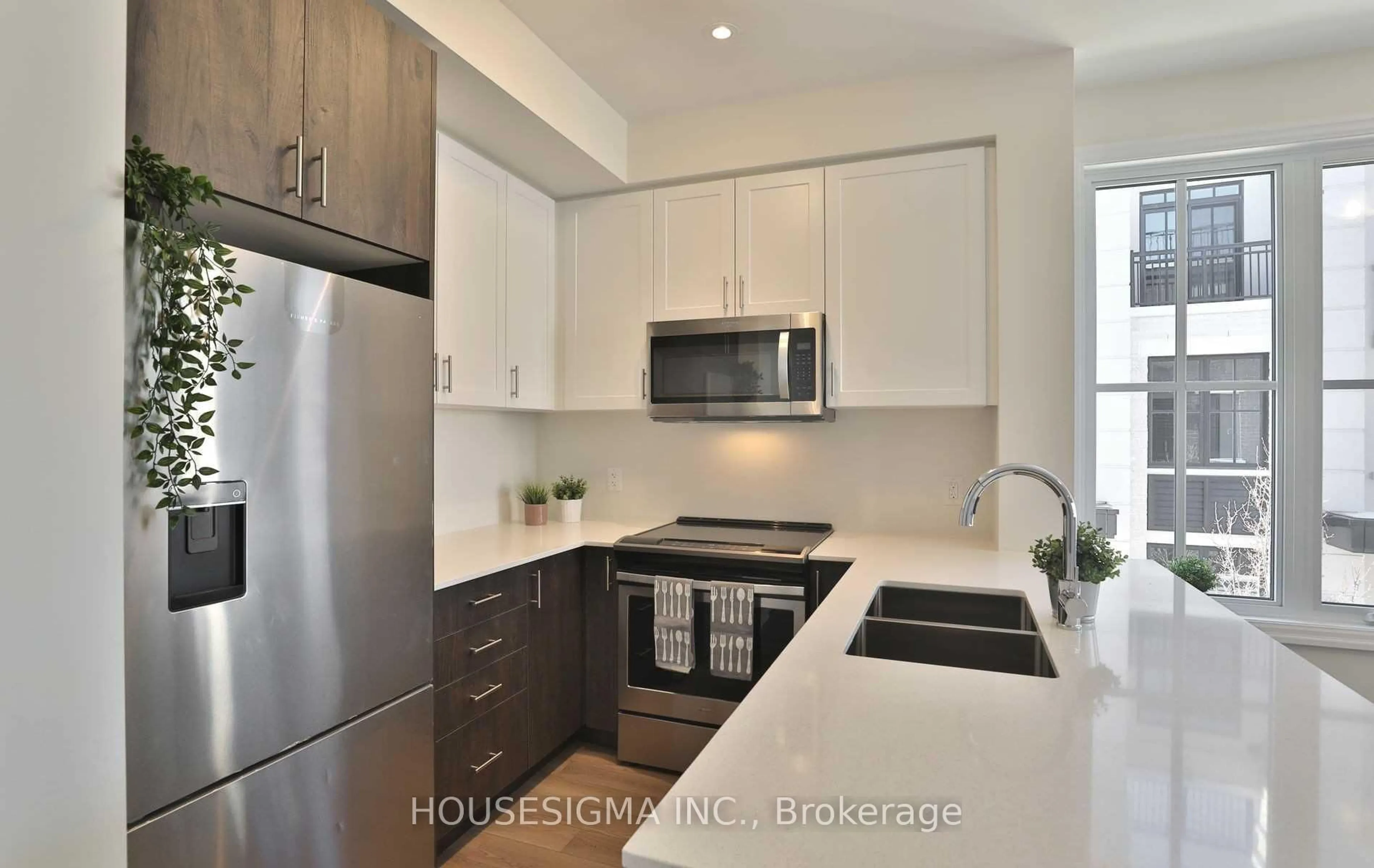 Unknown for 657 Cricklewood Dr #502, Mississauga Ontario L5G 0B8