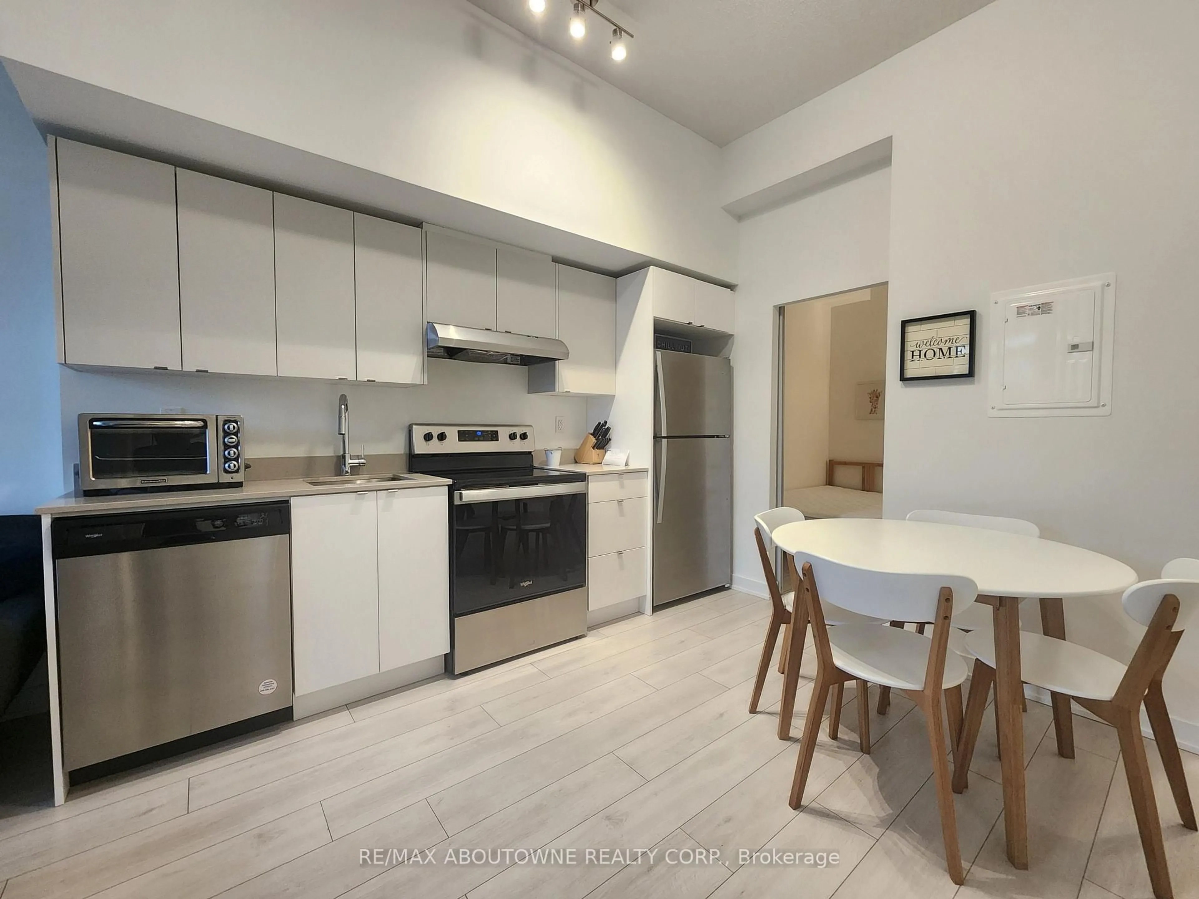 Unknown for 3210 Dakota Common #101, Burlington Ontario L7M 2A8