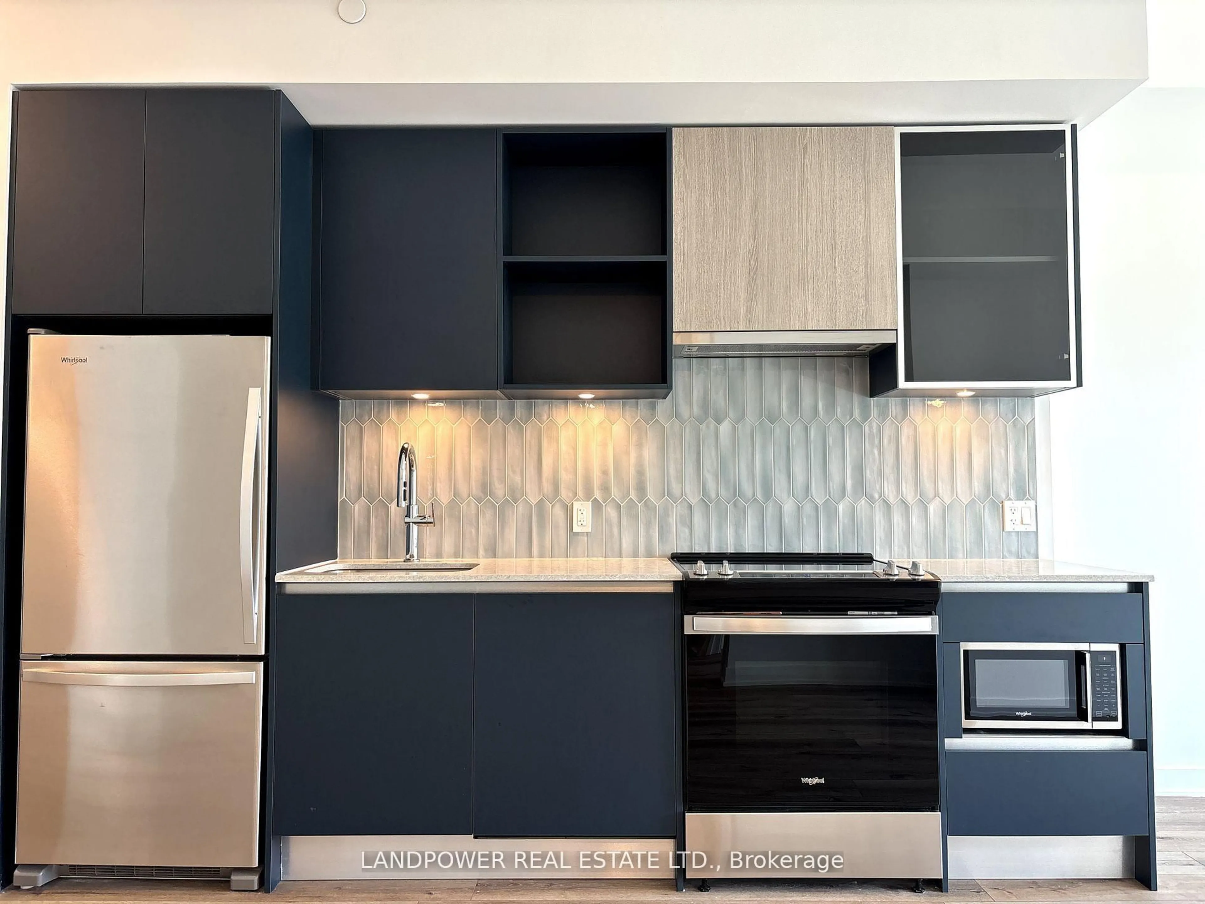 Contemporary kitchen, unknown for 395 Dundas St #725, Oakville Ontario L6M 5R8