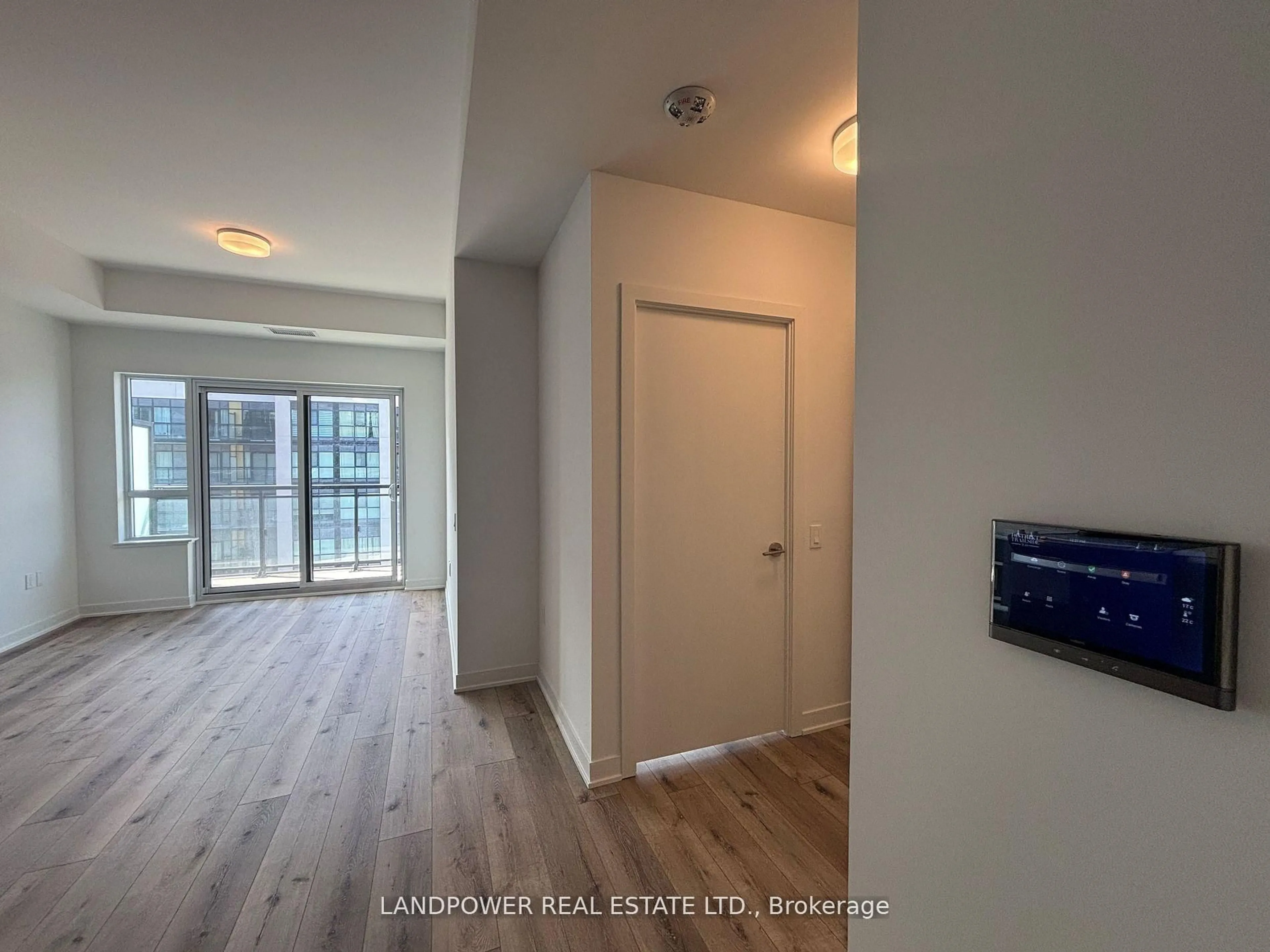 A pic of a room for 395 Dundas St #725, Oakville Ontario L6M 5R8