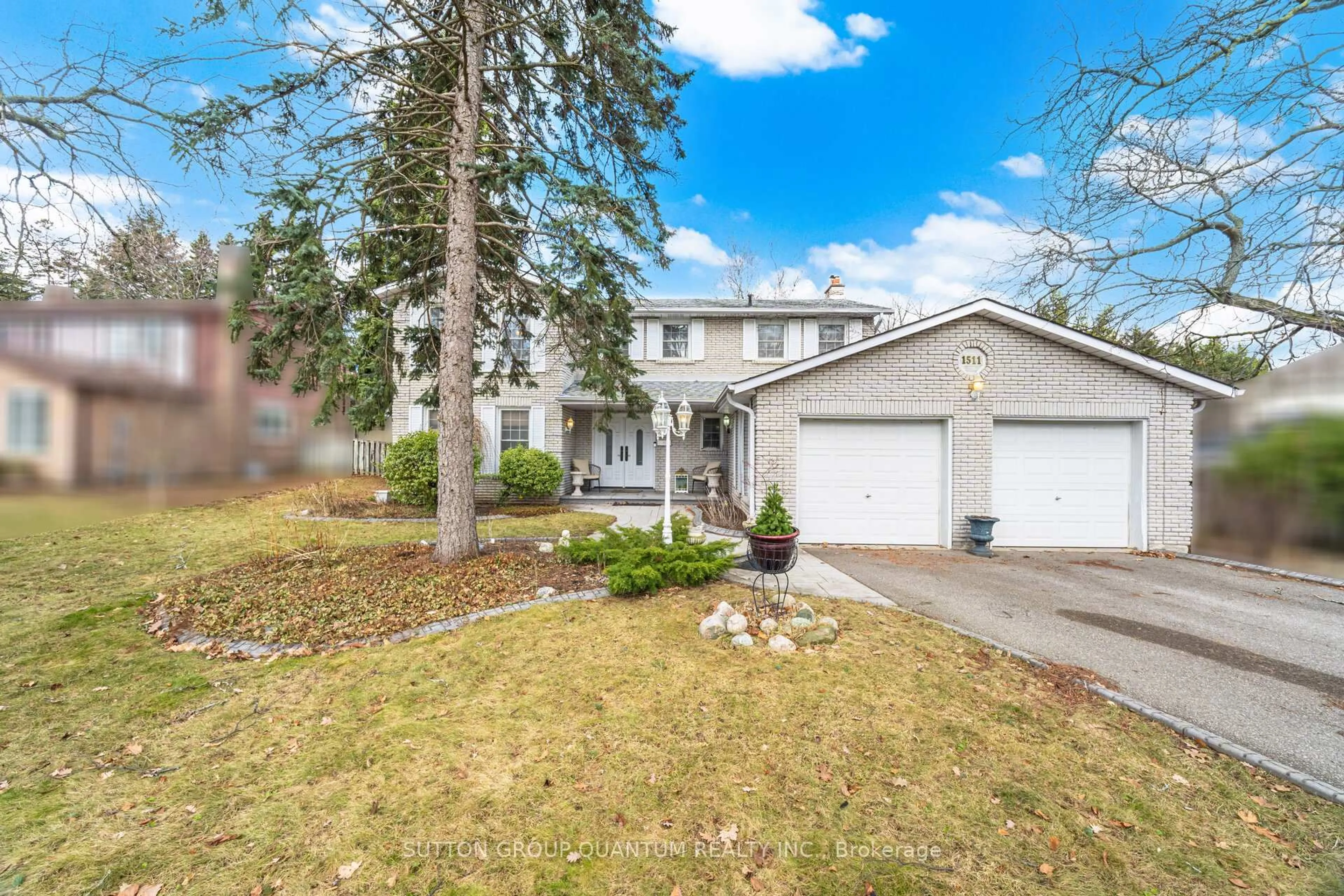 Home with vinyl exterior material, street for 1511 Ifield Rd, Mississauga Ontario L5H 3V8