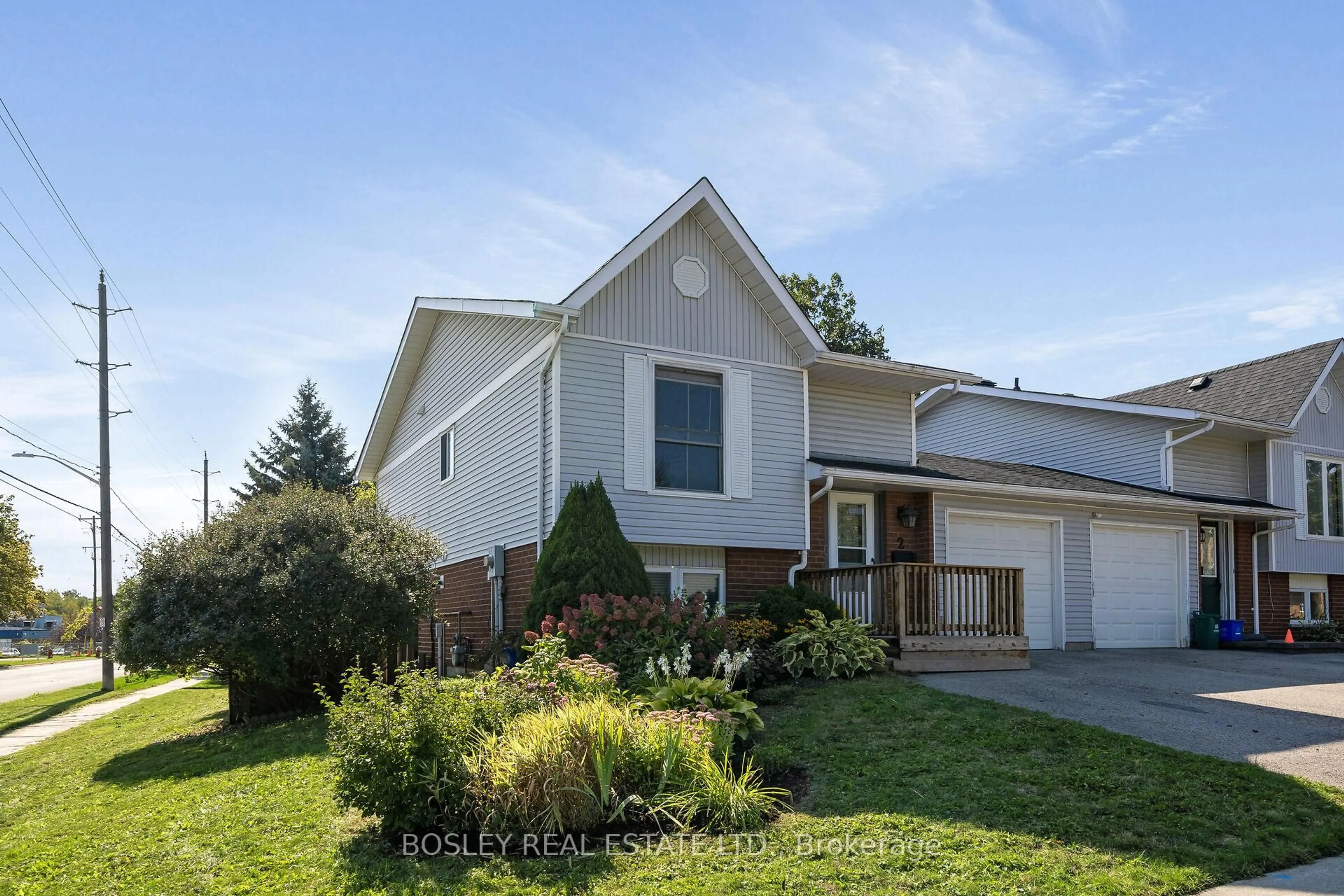 Home with vinyl exterior material, unknown for 2 Princess St, Orangeville Ontario L9W 3V5